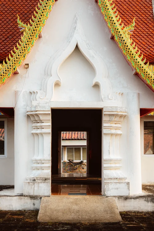 E2718_THAILAND_CASE_78260.jpg