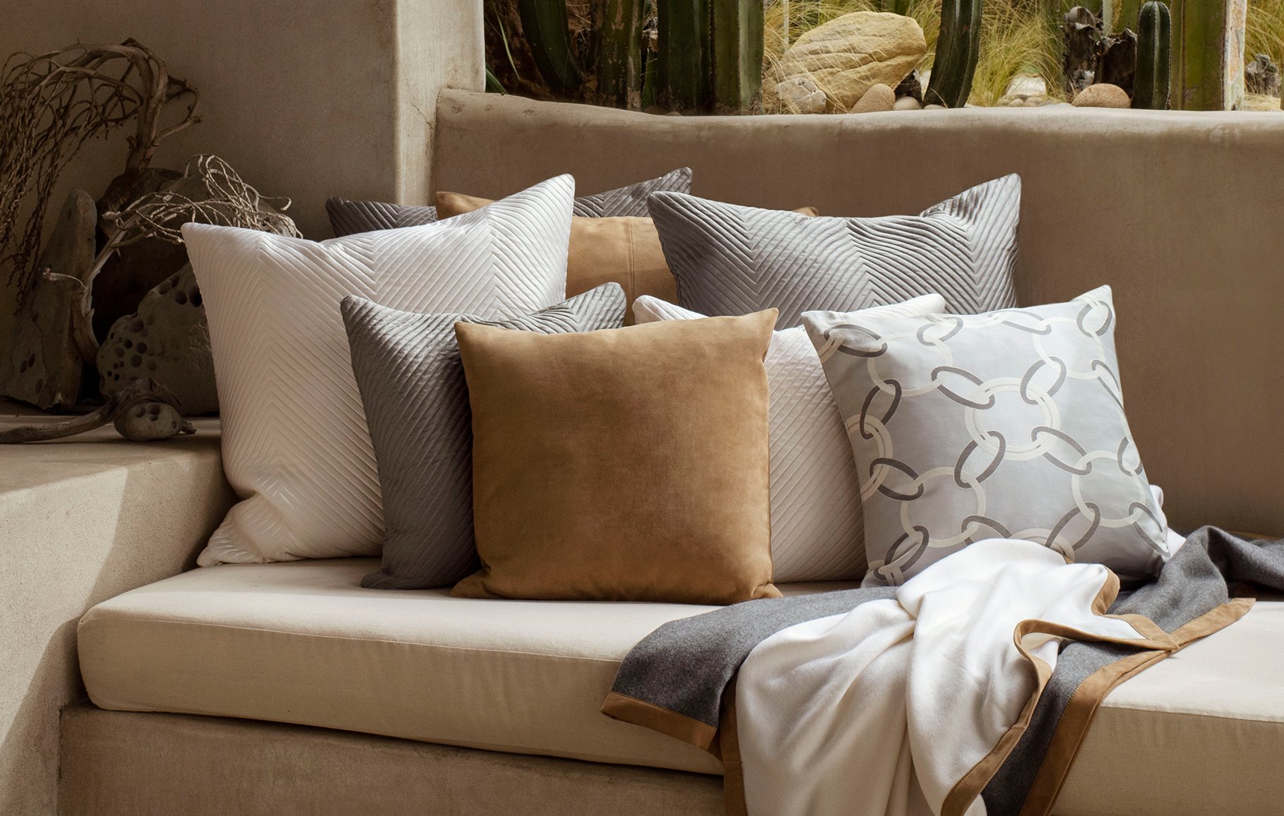 dec-pillows-desktop.jpg