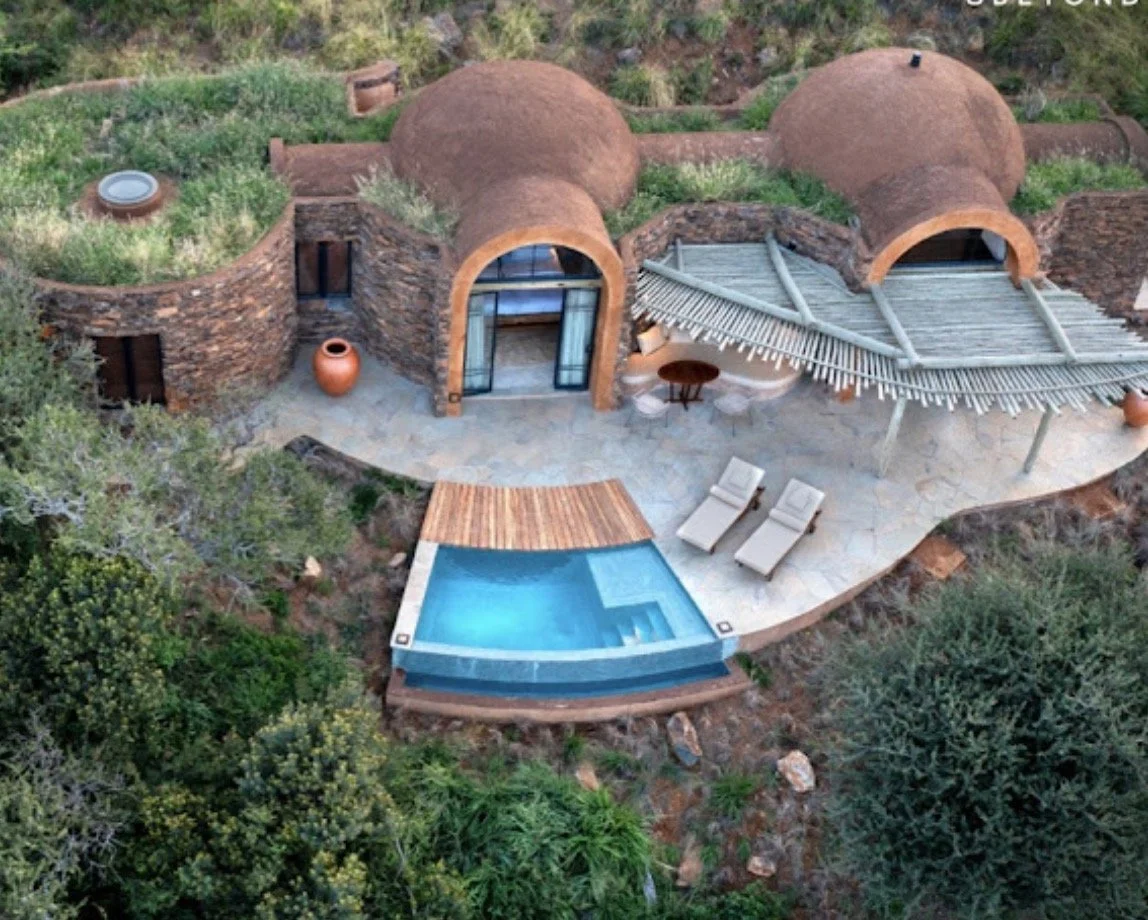 Private villa with infinity pool for your safari at Suyian Lodge in Kenya