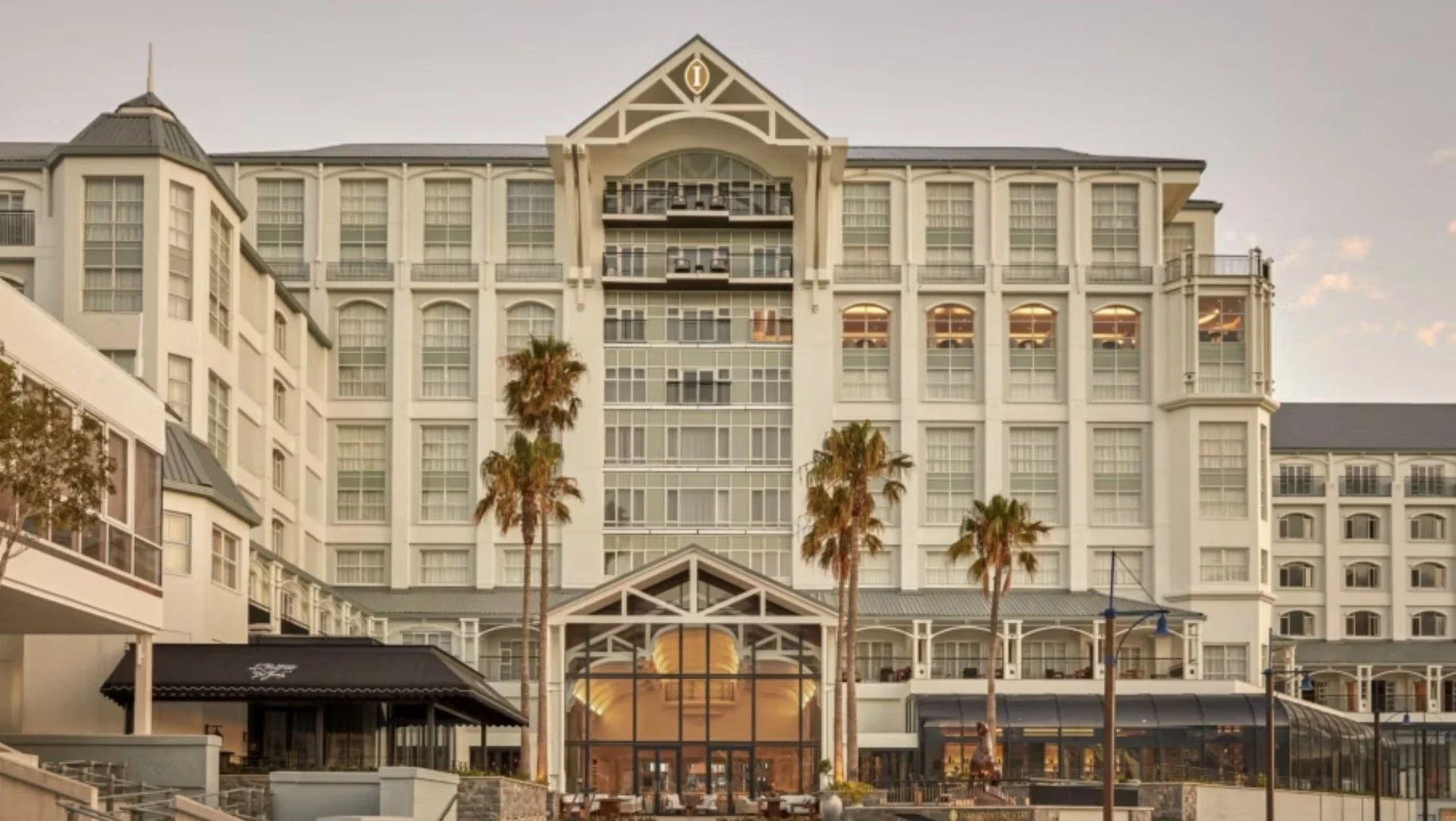 Stay in 5 star luxury at the Intercontinental Table Bay Hotel in cape Town waterfront