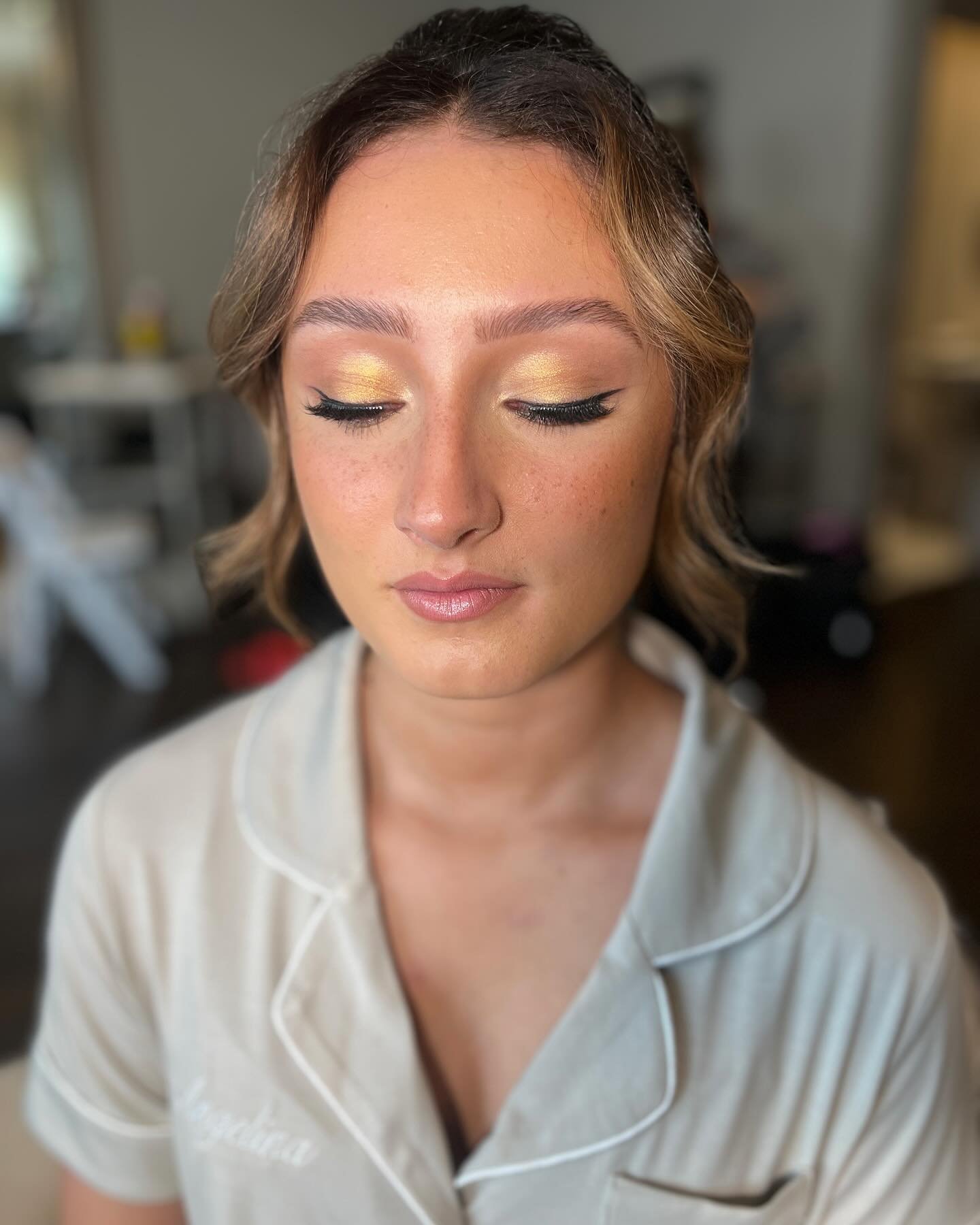 continuing my series of &ldquo;looks that have lived in my camera roll for far too long&rdquo;&hellip;

next up is this sister of the bride look 💛
all the girls in this bridal party wanted a warm yellow gold lid and it&rsquo;s rare that I get the re