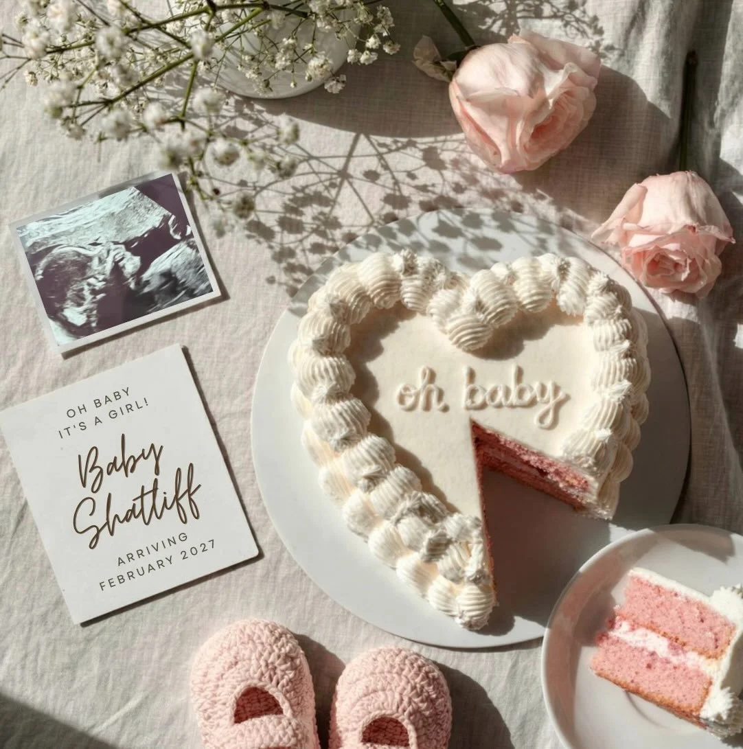 Last night we got to celebrate our elopement with our friends and family (photos to come) and we got to give everyone a big surprise! 🌸🤍🎀
