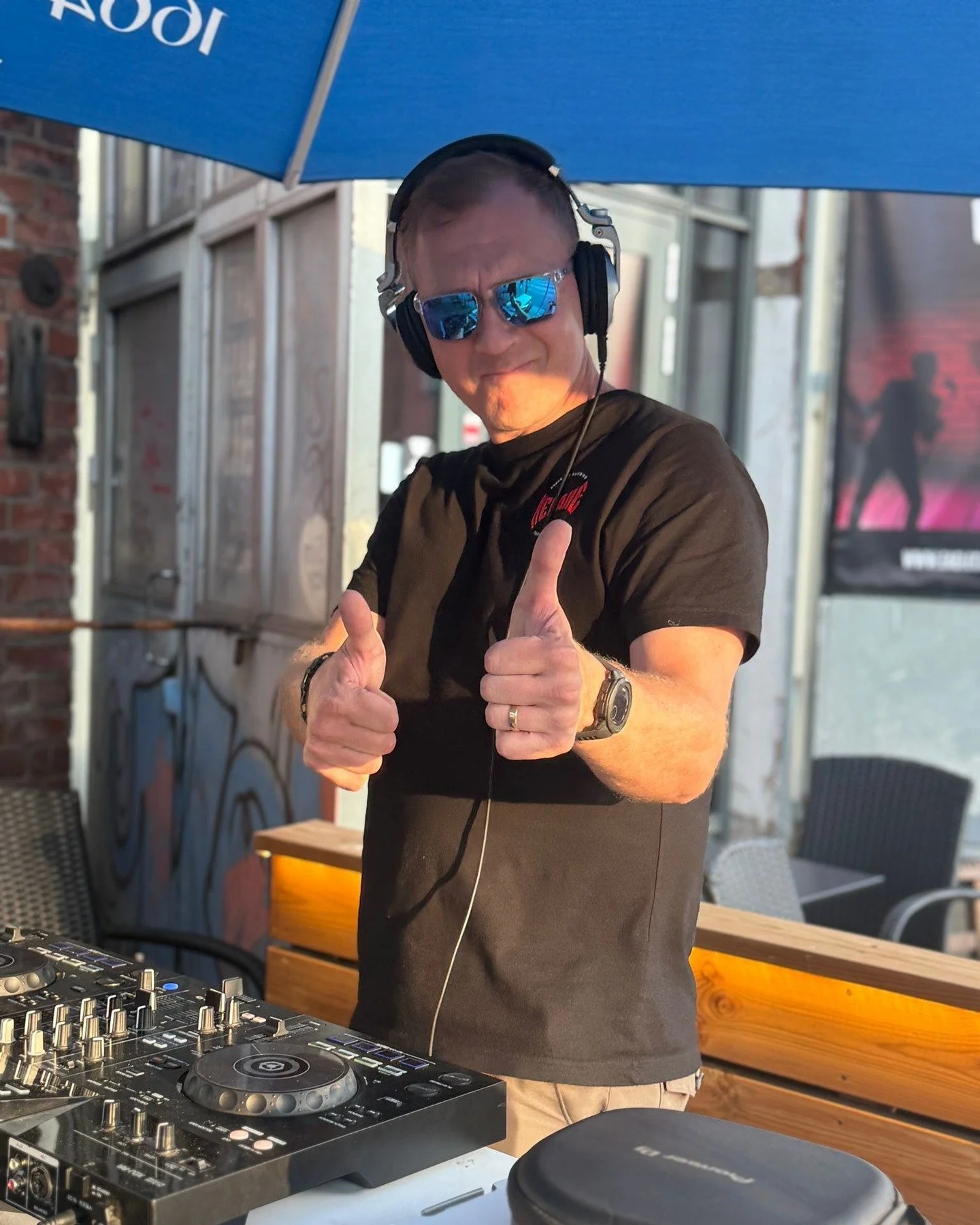 🎧 Yesterday evening at @super.bario.helsinki terrace with so many good friends was extra nice! 😎 Thanks for @hkidjschool &amp; @dj__n3rd for the arrangements 🙏

📷: @hellahill_fi