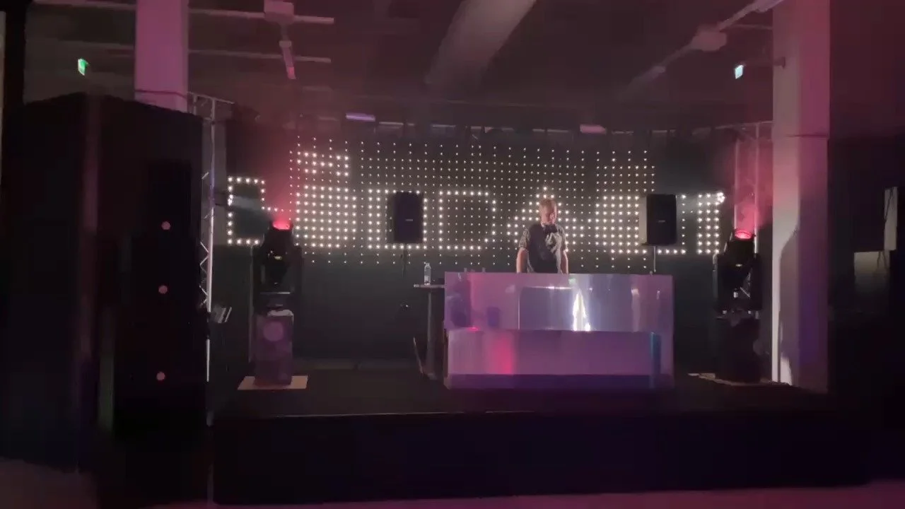 Oli hauska keikka k&auml;ynnist&auml;&auml; viime la L&ouml;rdagis-p&auml;iv&auml;tanssit @energiasali :lla jo klo 14! Kyll&auml; Suomessakin jo aletaan l&auml;mpem&auml;&auml;n n&auml;ihin ulkomailla jo todella suosittuihin p&auml;iv&auml;kemuihin! 