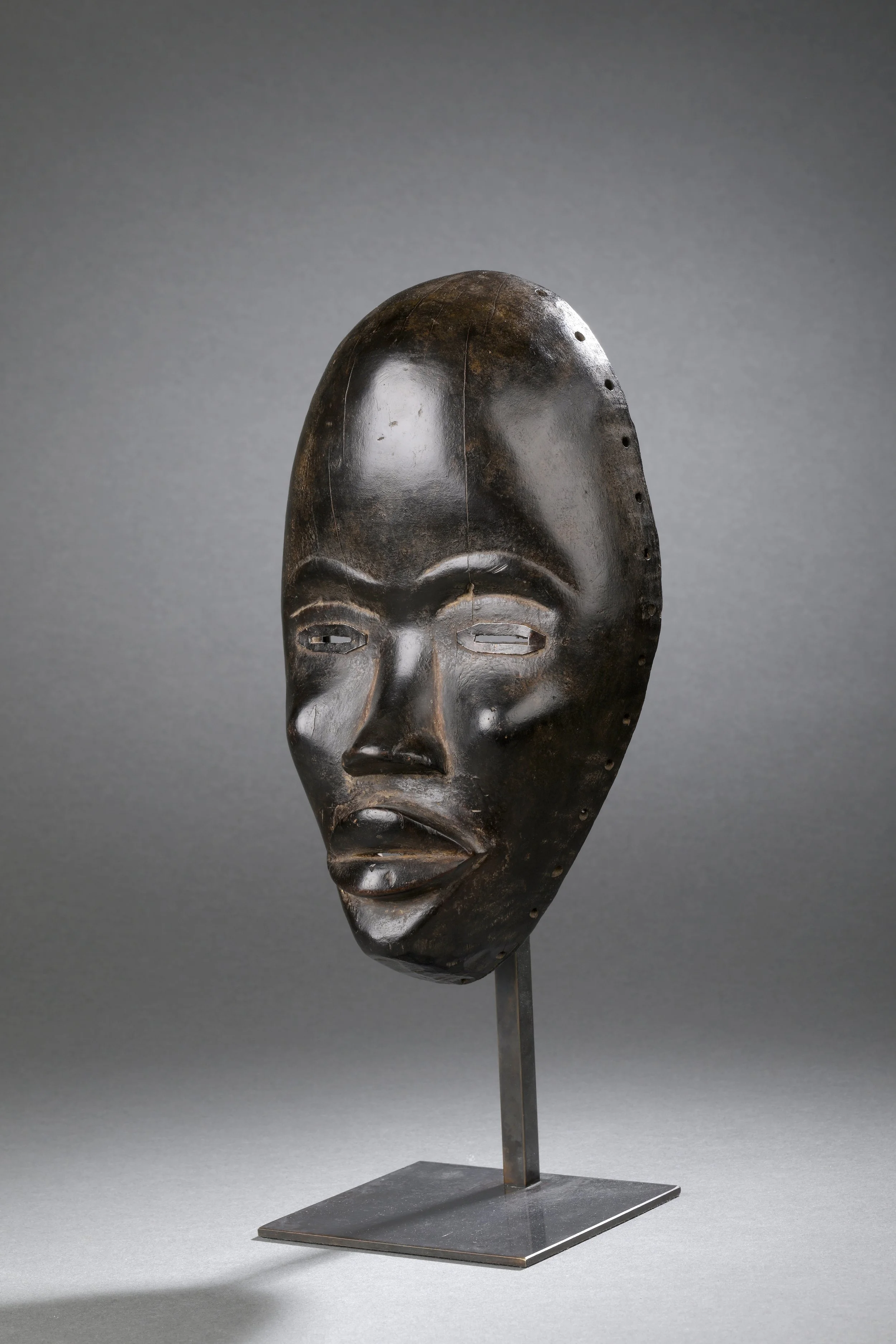 Adjugé 1 500 € - Ancien masque, Culture Dan, Côte d'Ivoire