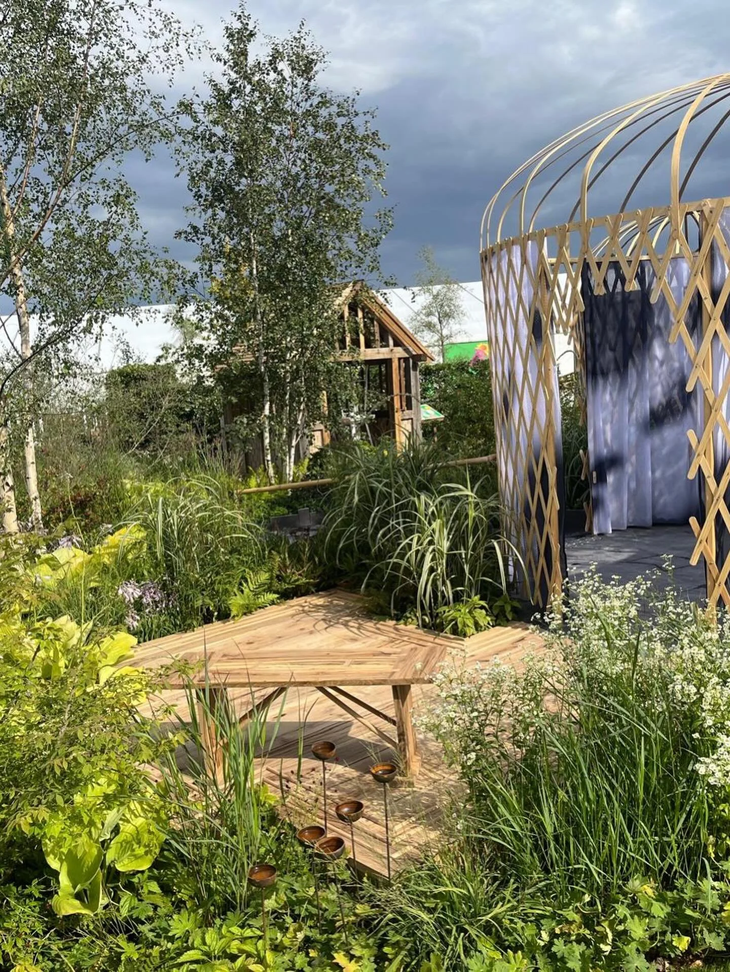 Thats it for 2025, as usual a challenging year (in a good way!). The highlight for me was the team winning a gold for @herveybrookes at RHS Wentworth. 

Bespoke masonry, cedar cladding and everything in between. 

Appreciation has to be shown to our 