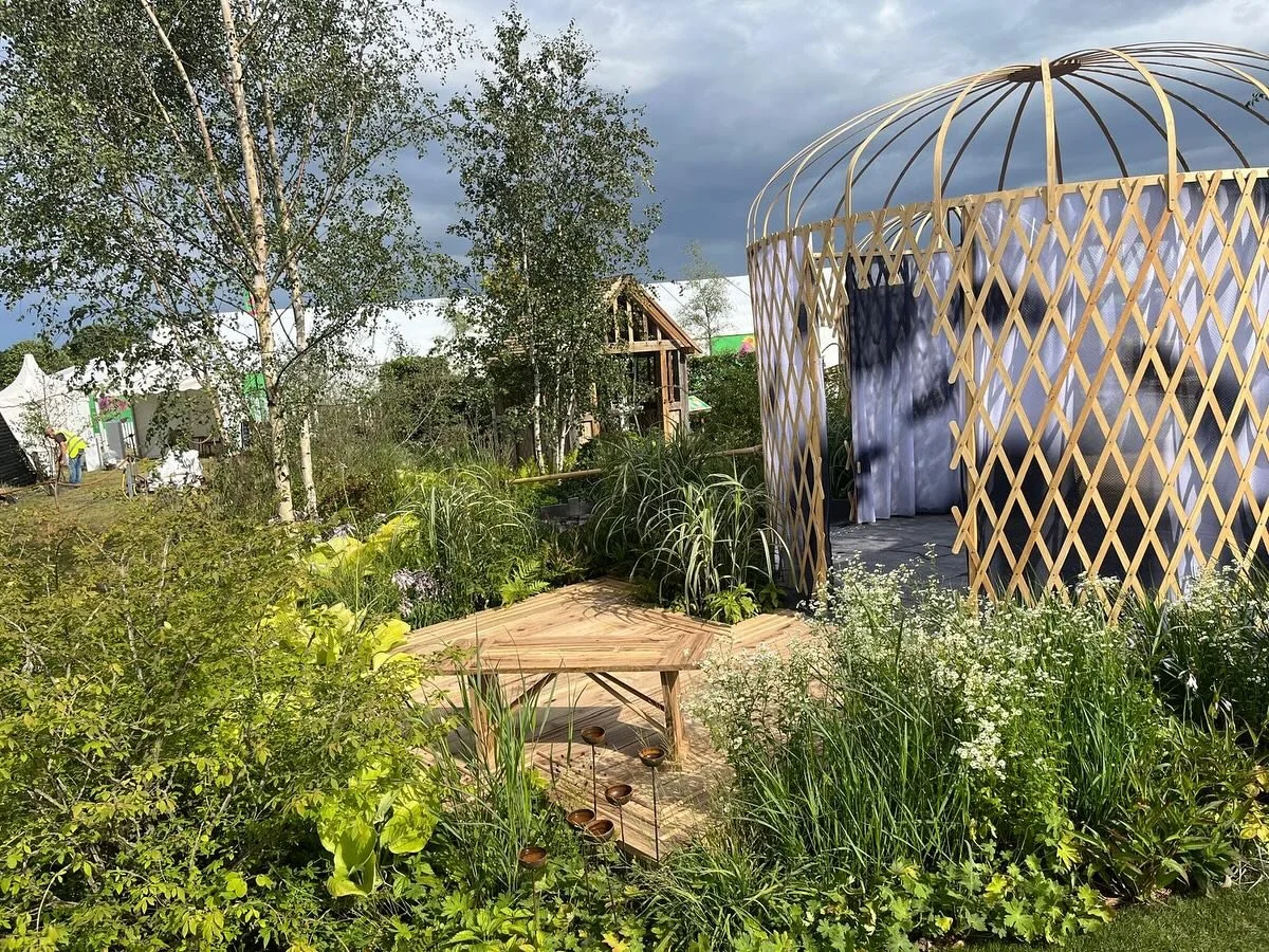 The RNIB Legacy Garden designed by @herveybrookes Gold Medal, Best Construction and Best in Show. 

What a great experience this was! This is my third year working with @northern_landscaper_gareth_  and the rest of the northern crew @everest_gardenla