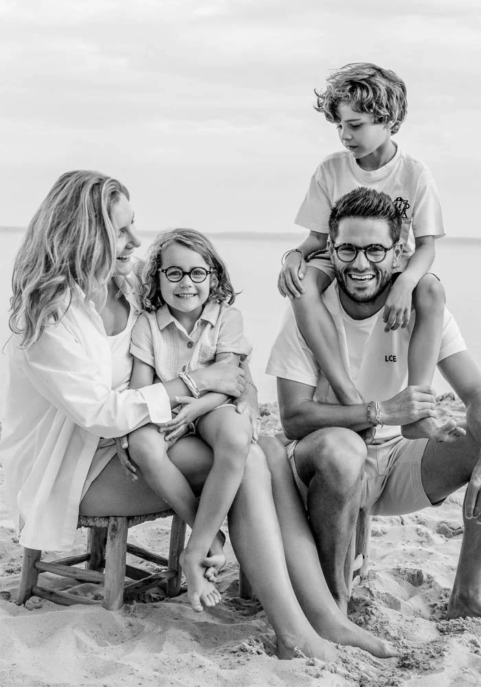 Studio-Mila-photographe-Arcachon-portrait-famille-plage-lac-de-cazaux-noiretblanc