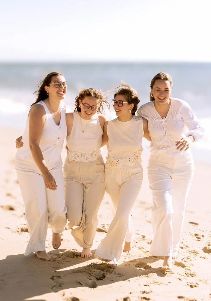 Une séance photo entre copines sur une plage d’Arcachon
