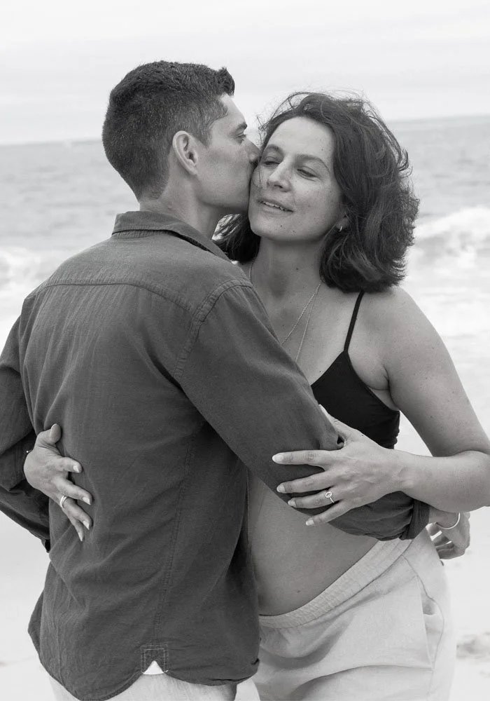 seance-photo-grossesse-plage-studio-mila.jpg
