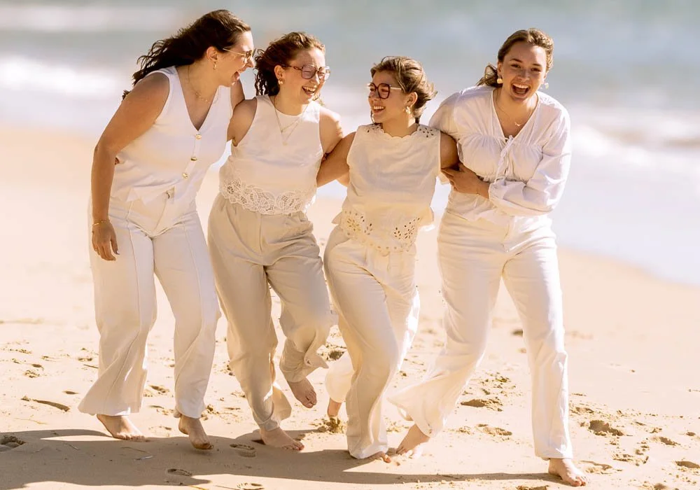 groupe-de-copines-sur-la-plage