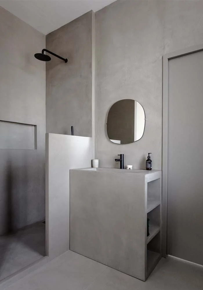 Photographie-immobiliere-beton-cire-salle-de-bain-arcachon-la-teste-de-buch-studio-mila.jpg