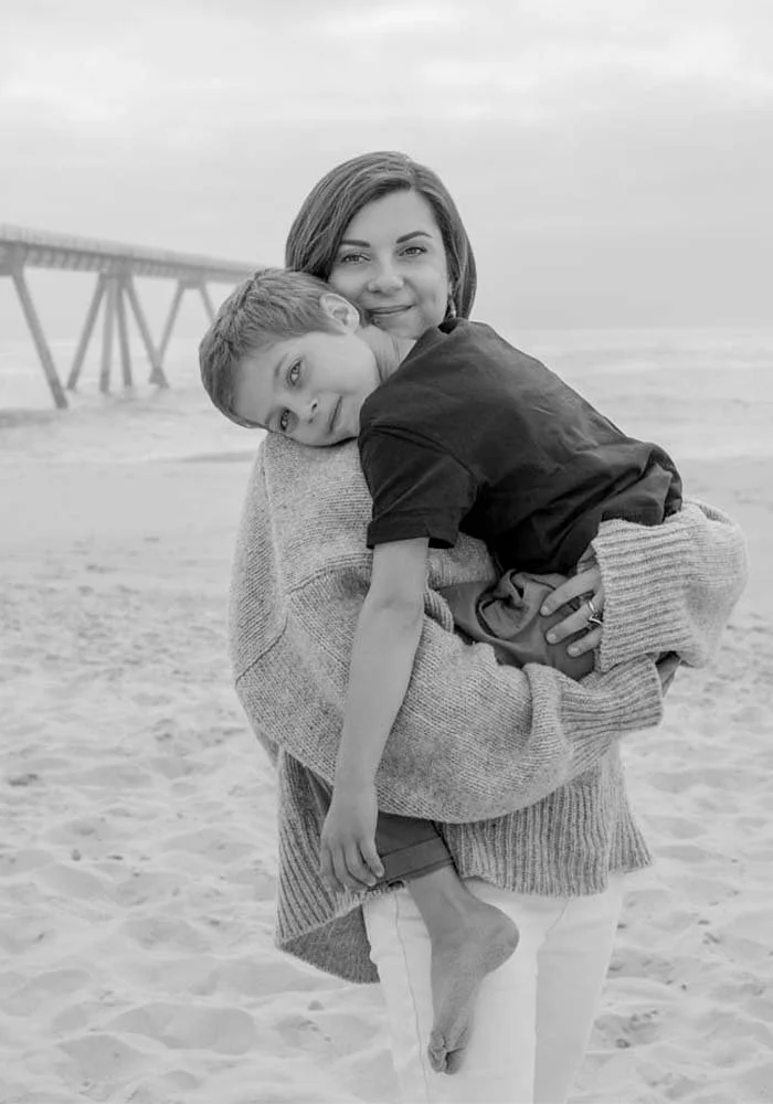 Studio-Mila-photographe-Arcachon-portrait-famille-mere-et-fils-La-Teste-de-Buch-La-Salie.jpg