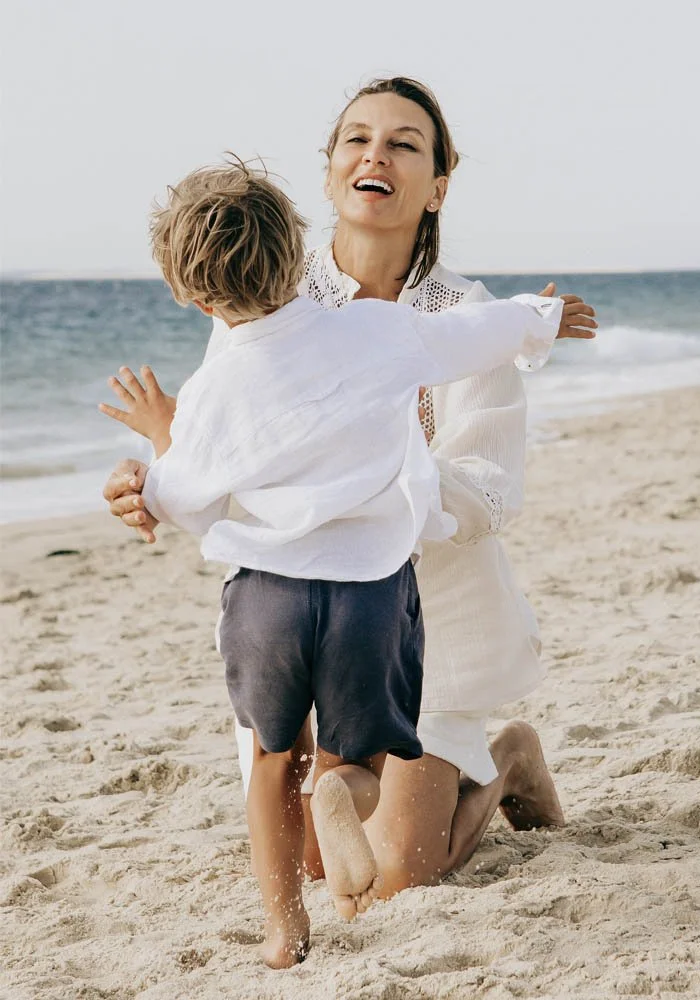 enfant-courant-vers-grandmere-seance-photo.jpg