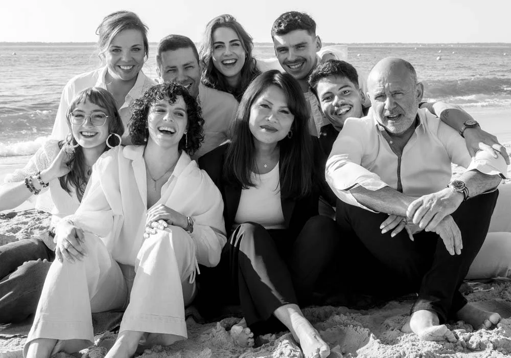 Séance-photo-grande-famille-studio-mila-arcachon.jpg
