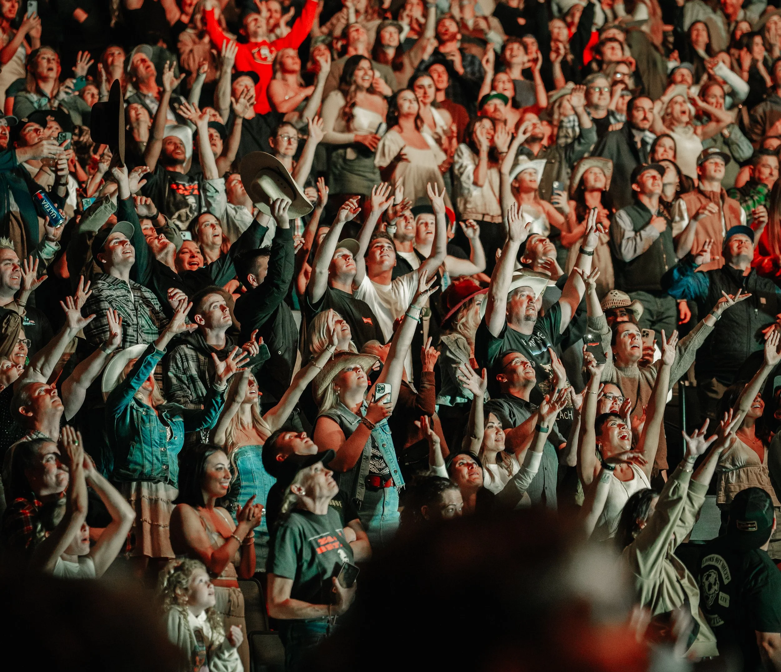 @mediabytb_ZachBryan_Golden1_Night2_Crowd 7.jpg