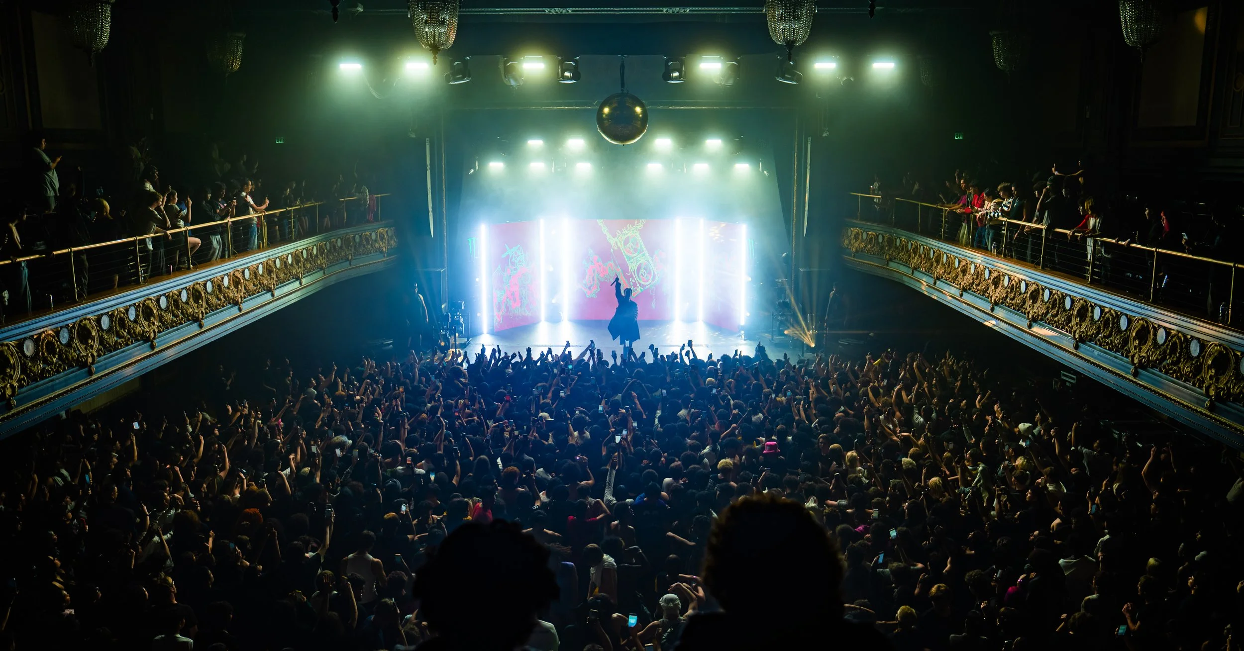 @mediabytb_Che_FansCrowdVenue 6.jpg