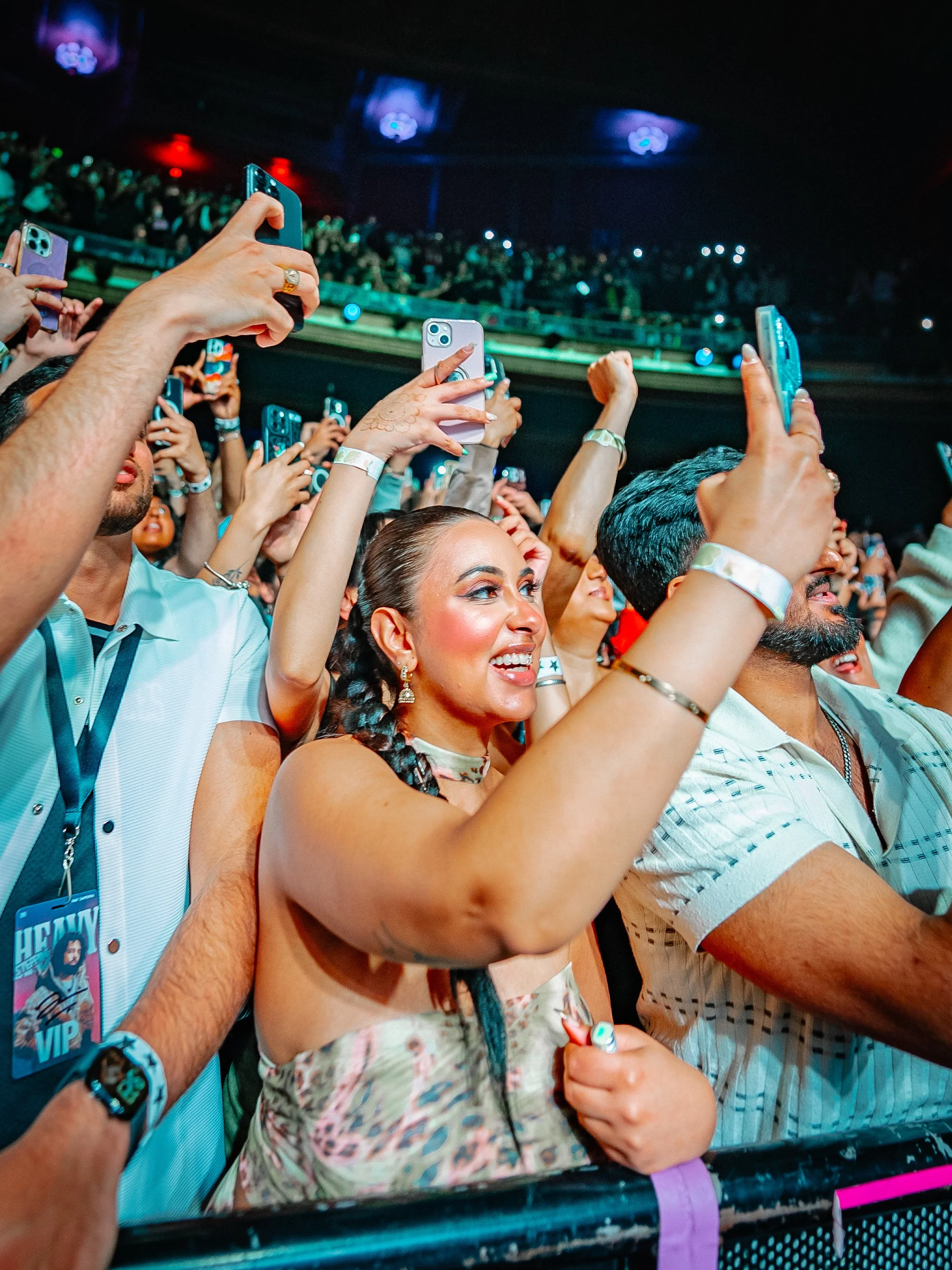 @mediabytb_Raf_Saperra_FansCrowdVenue 20.jpg