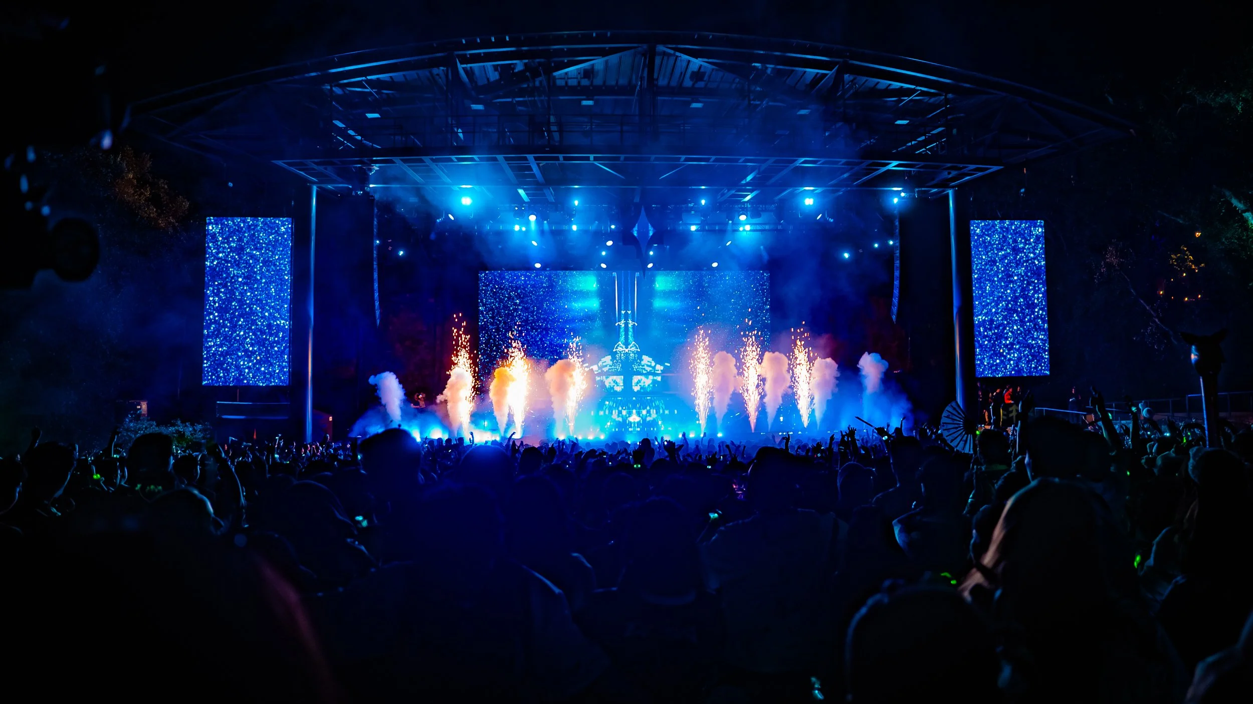 @mediabytb_StayInBloom_Night1_Fans&Crowd 12.jpg