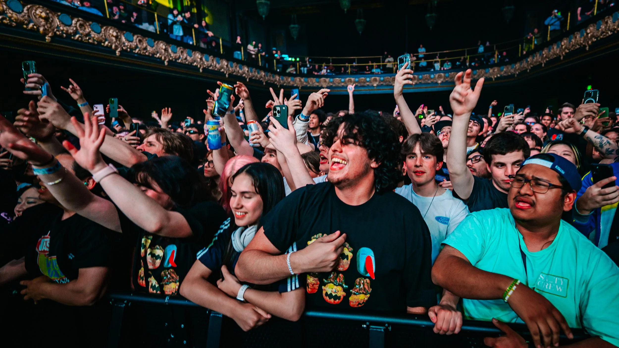 @mediabytb_Aries_Fans&Crowd 3.jpg