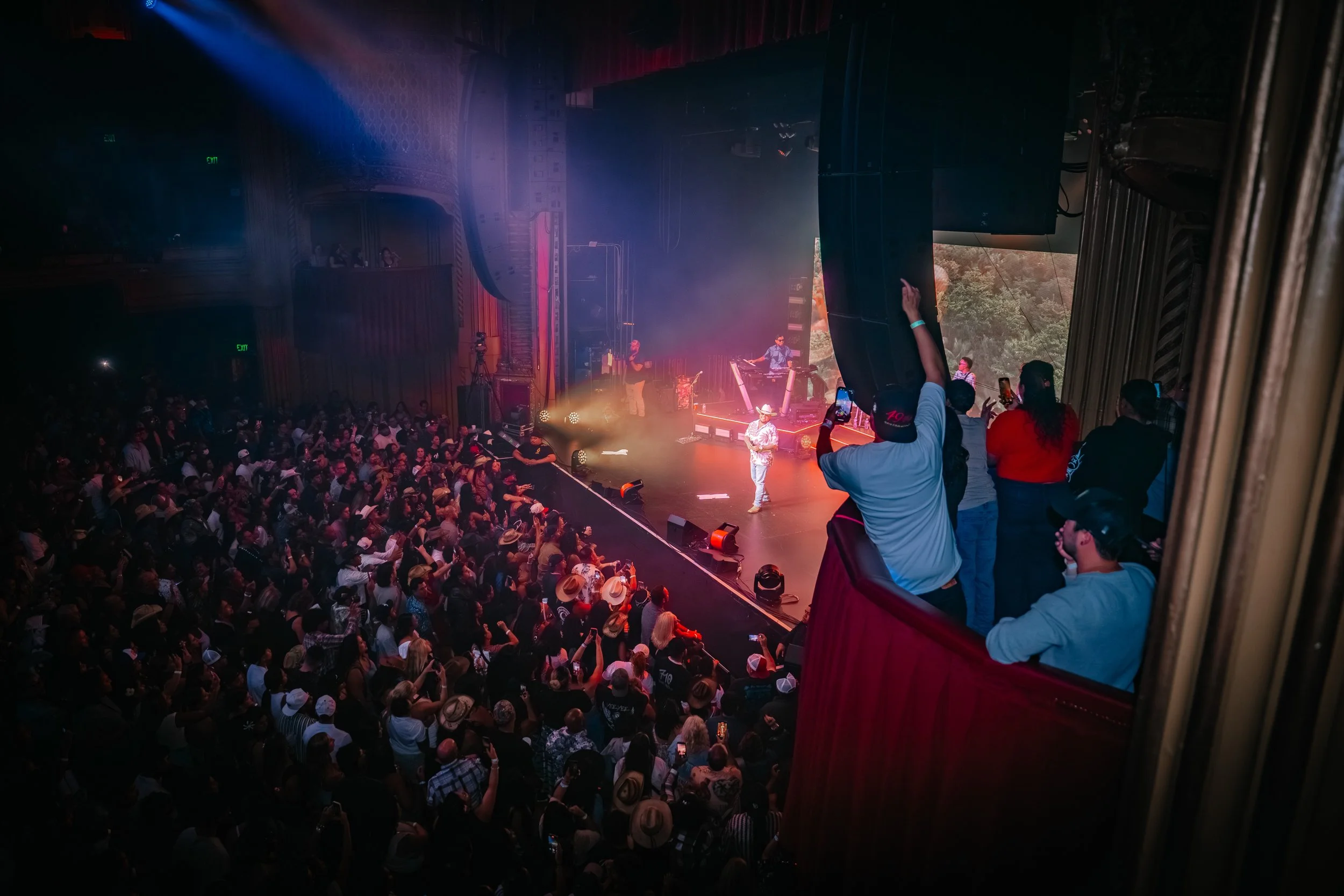 @mediabytb_Maoli_FansCrowdVenue 3.jpg