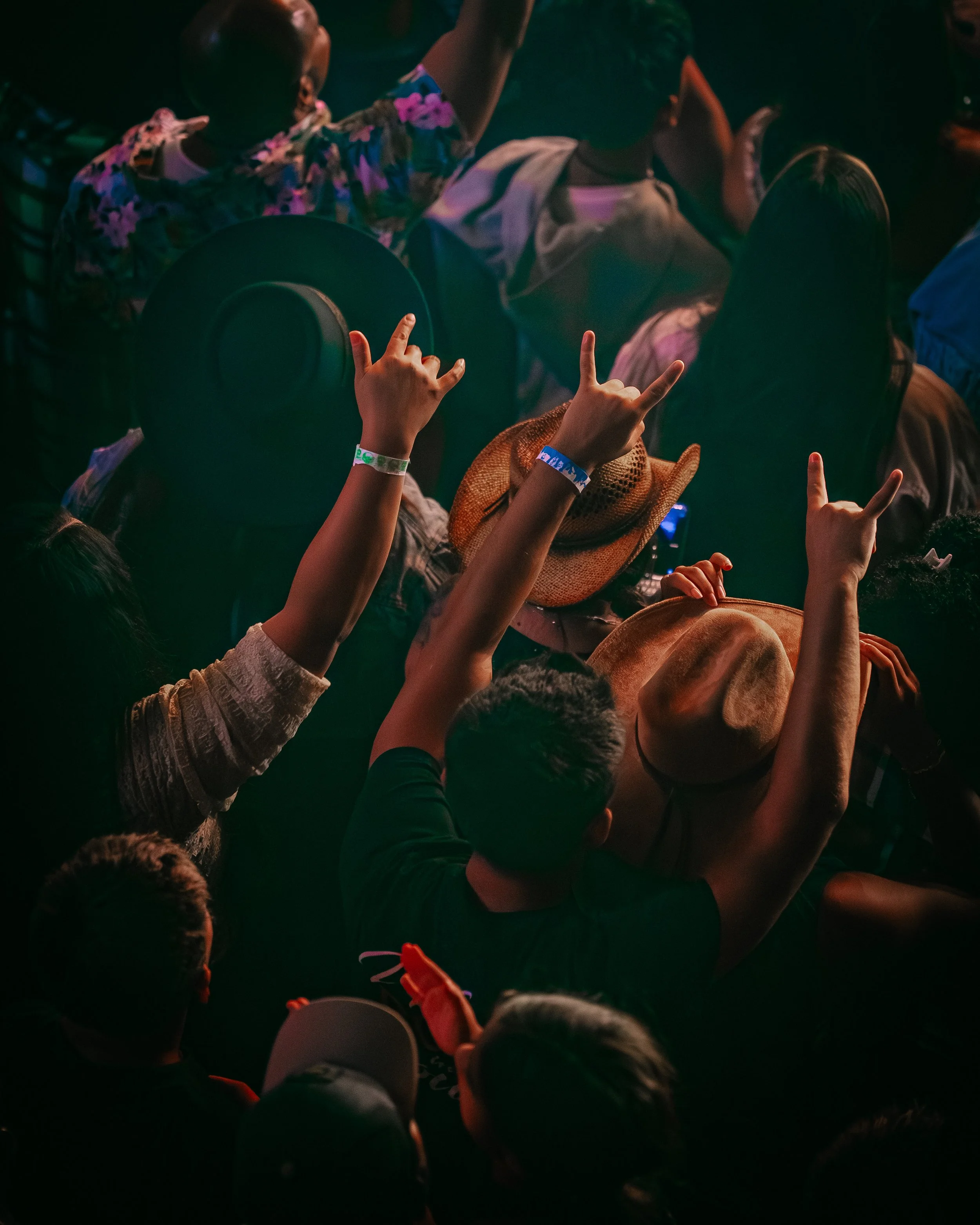 @mediabytb_Maoli_FansCrowdVenue 2.jpg