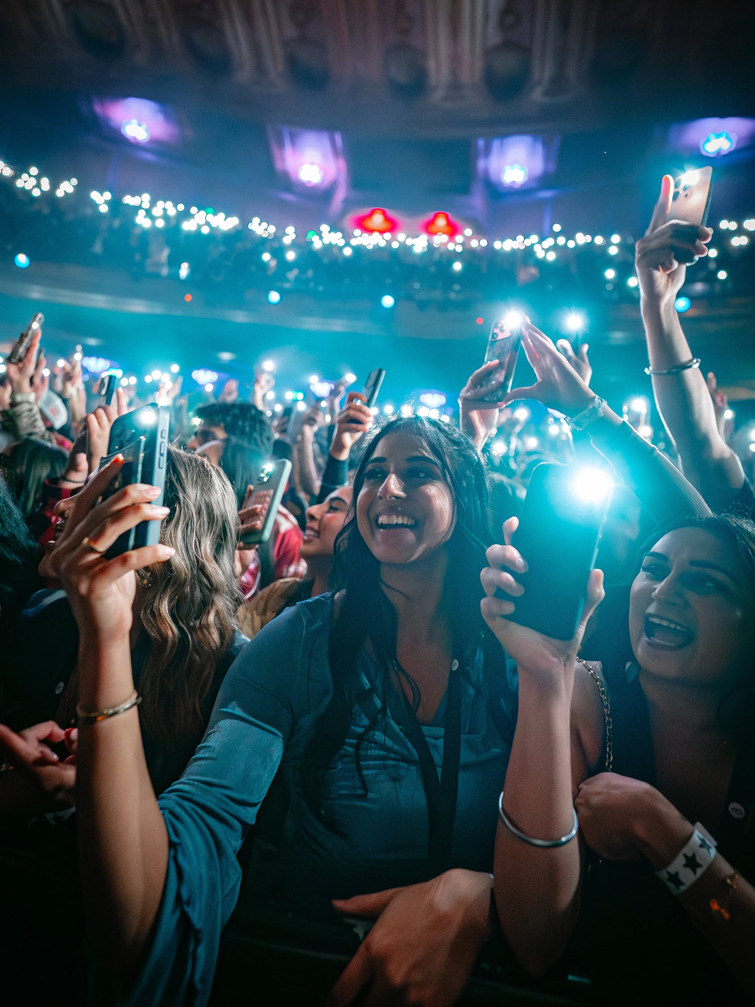 @mediabytb_Raf_Saperra_FansCrowdVenue 14.jpg