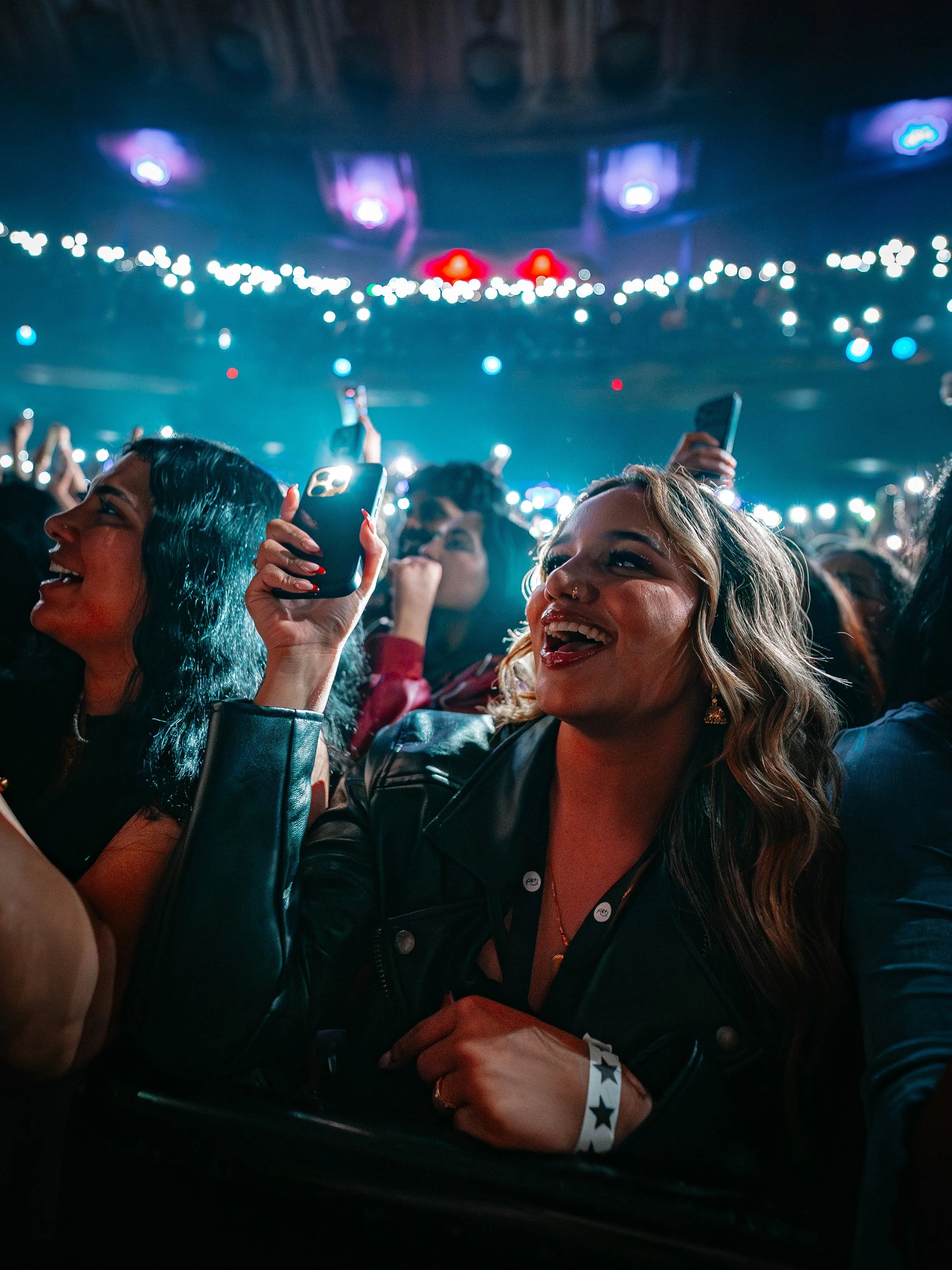 @mediabytb_Raf_Saperra_FansCrowdVenue 12.jpg