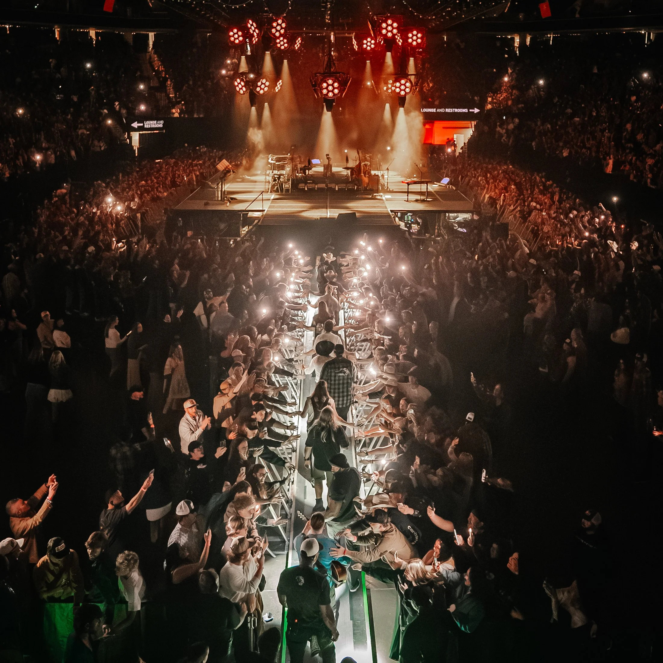 @mediabytb_ZachBryan_Golden1_Night2_Crowd 6_01.jpg