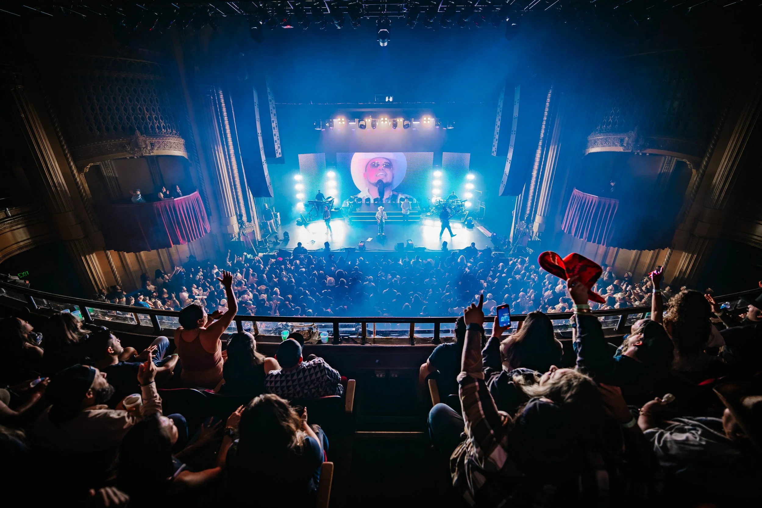 @mediabytb_Maoli_FansCrowdVenue 10.jpg