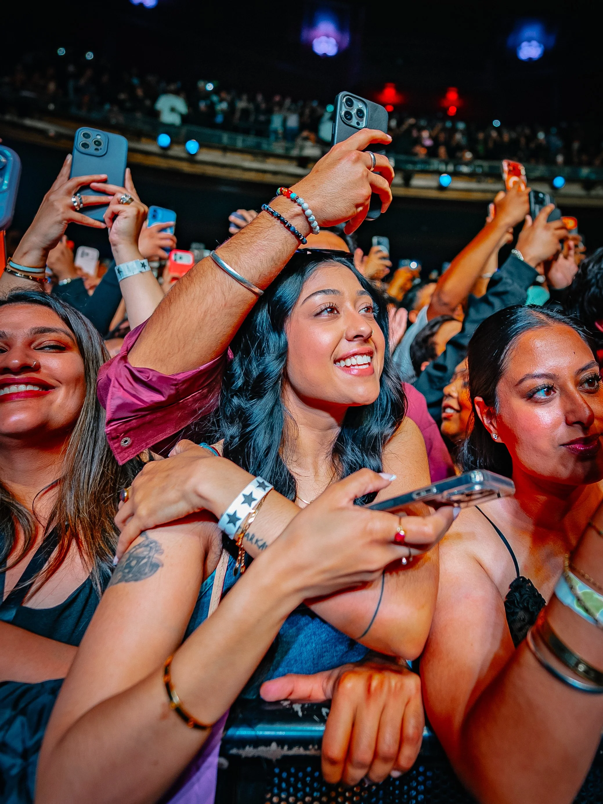 @mediabytb_Raf_Saperra_FansCrowdVenue 17.jpg