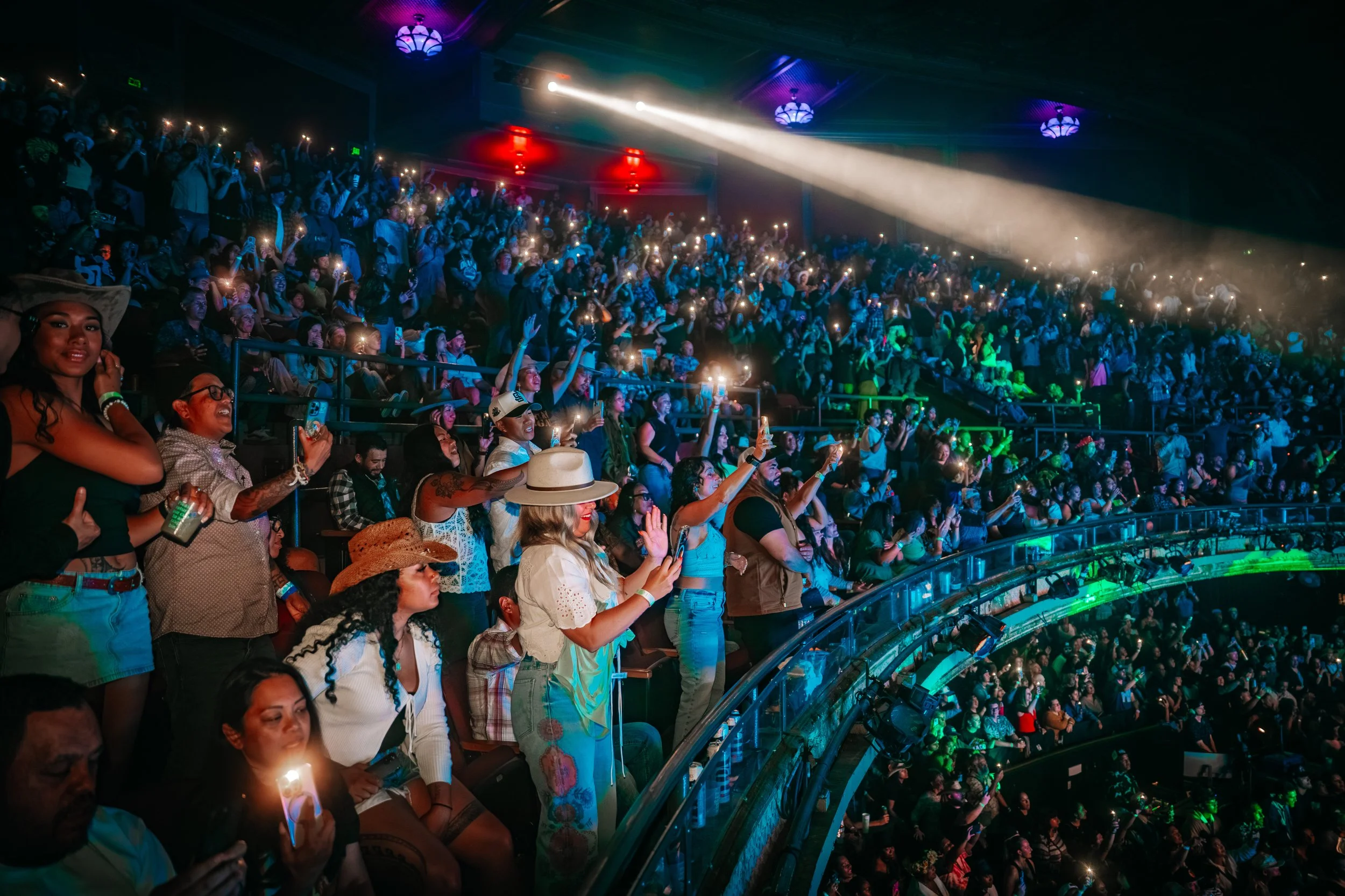 @mediabytb_Maoli_FansCrowdVenue 6.jpg