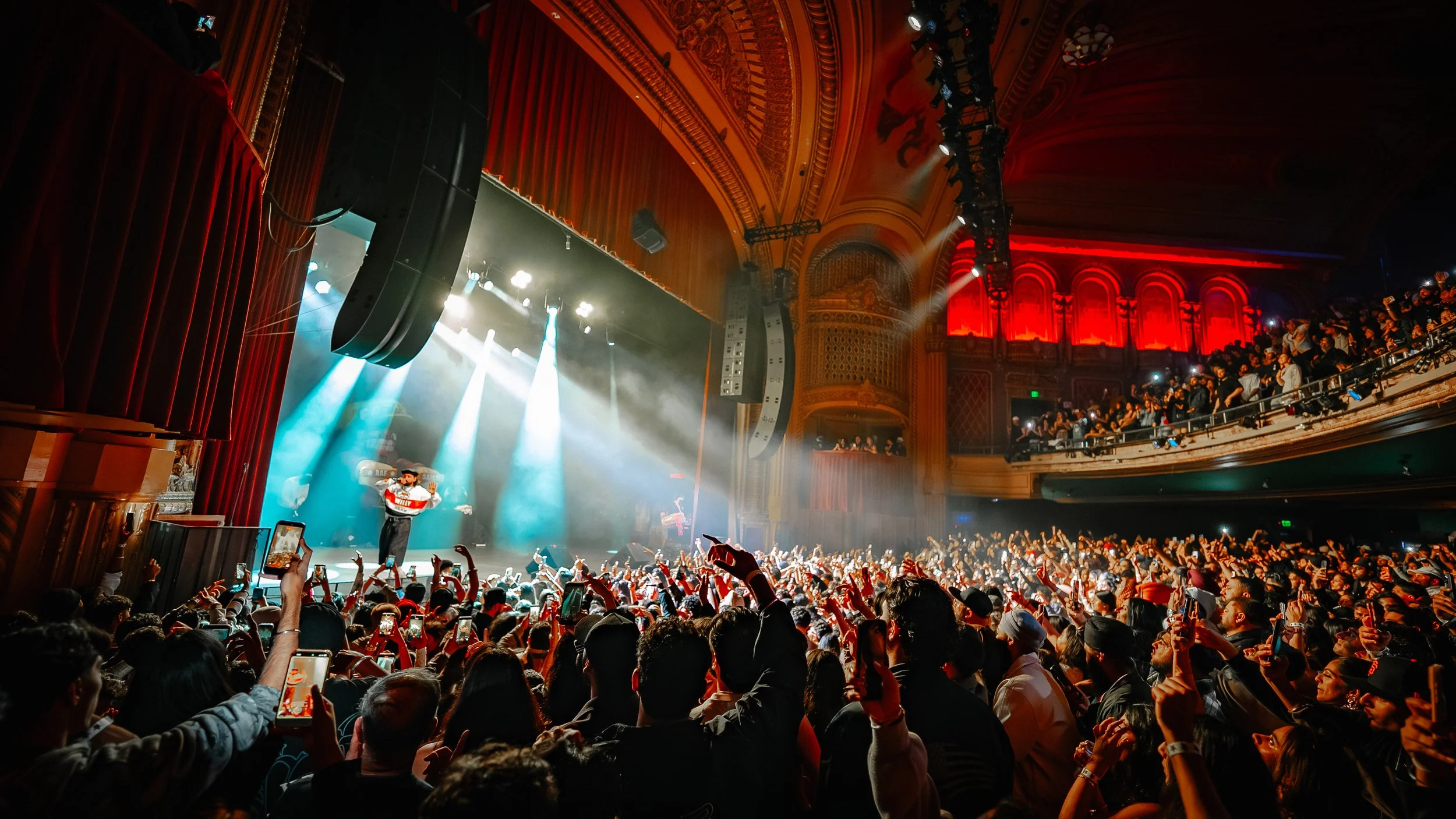 @mediabytb_Raf_Saperra_FansCrowdVenue 9.jpg