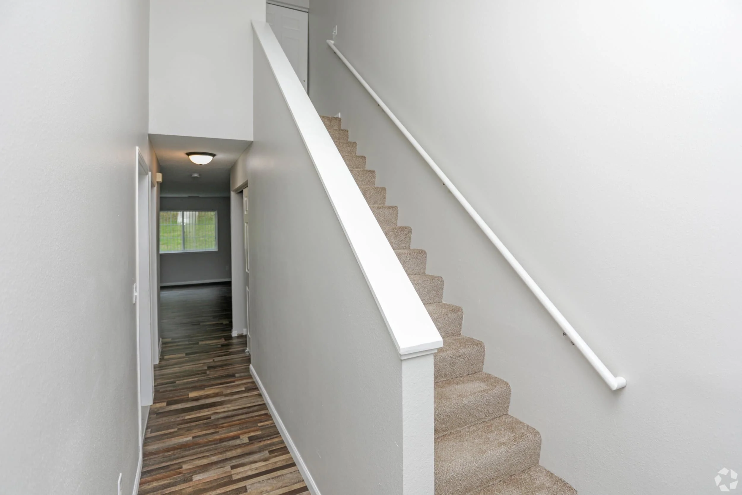 Georgetowne-Homes_007_compressed.jpg