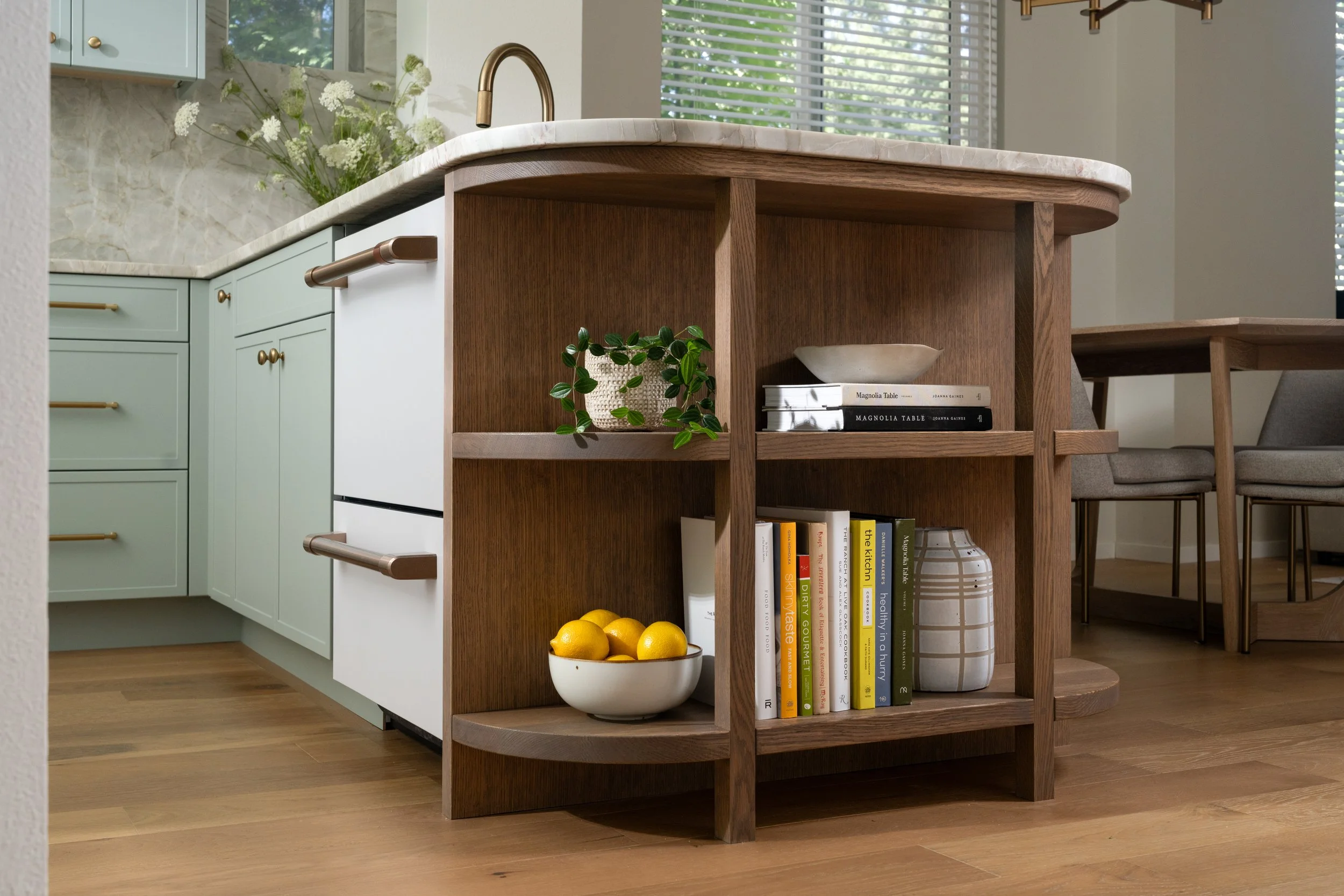 Emily-Barrows-Photography-Kitchen-Bookshelf-Overall.jpg