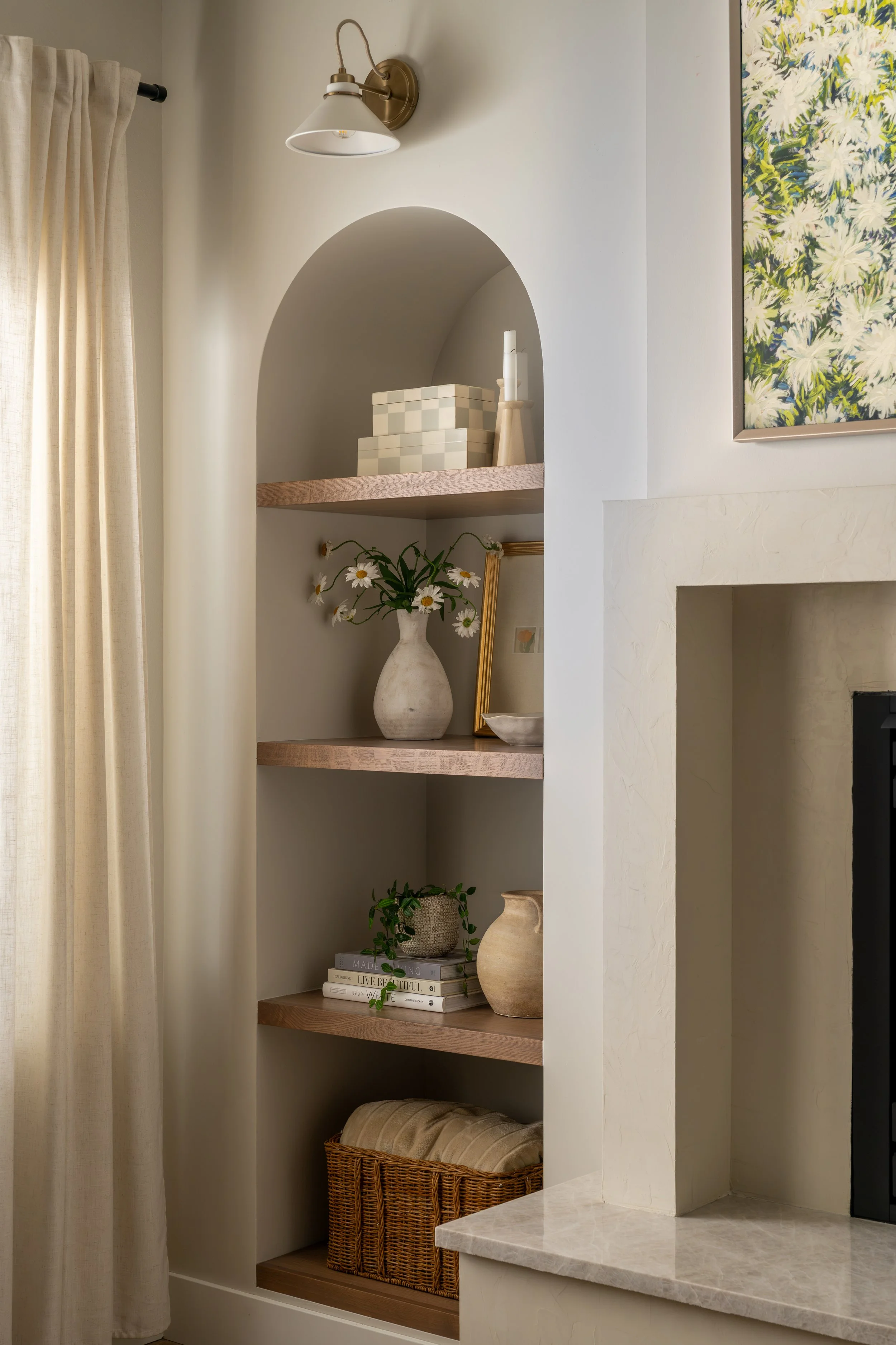 Emily-Barrows-Photography-Living-Bookshelf-Detail.jpg