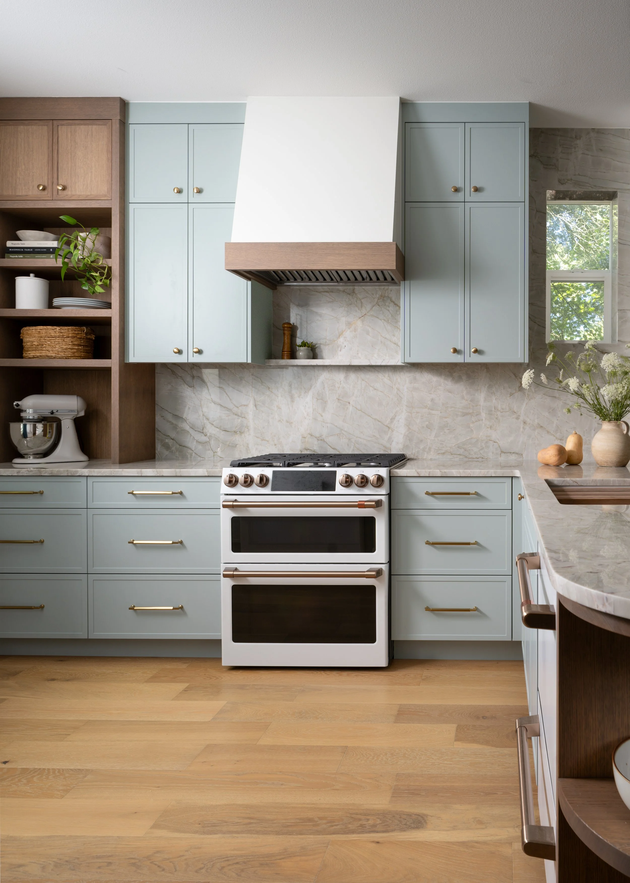 Emily-Barrows-Photography-Kitchen-Stove-Vignette.jpg