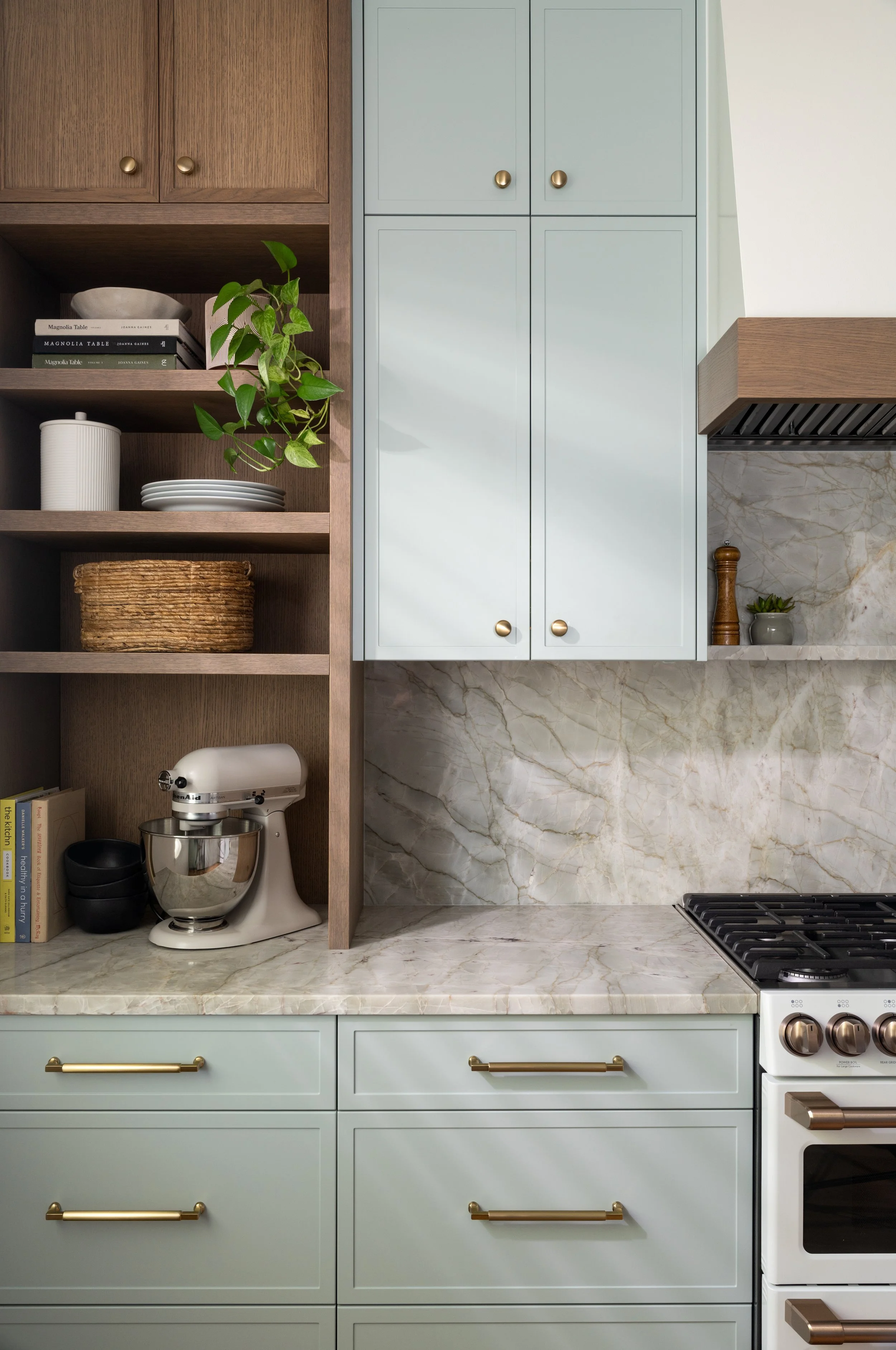 Emily-Barrows-Photography-Kitchen-Stove-Detail.jpg