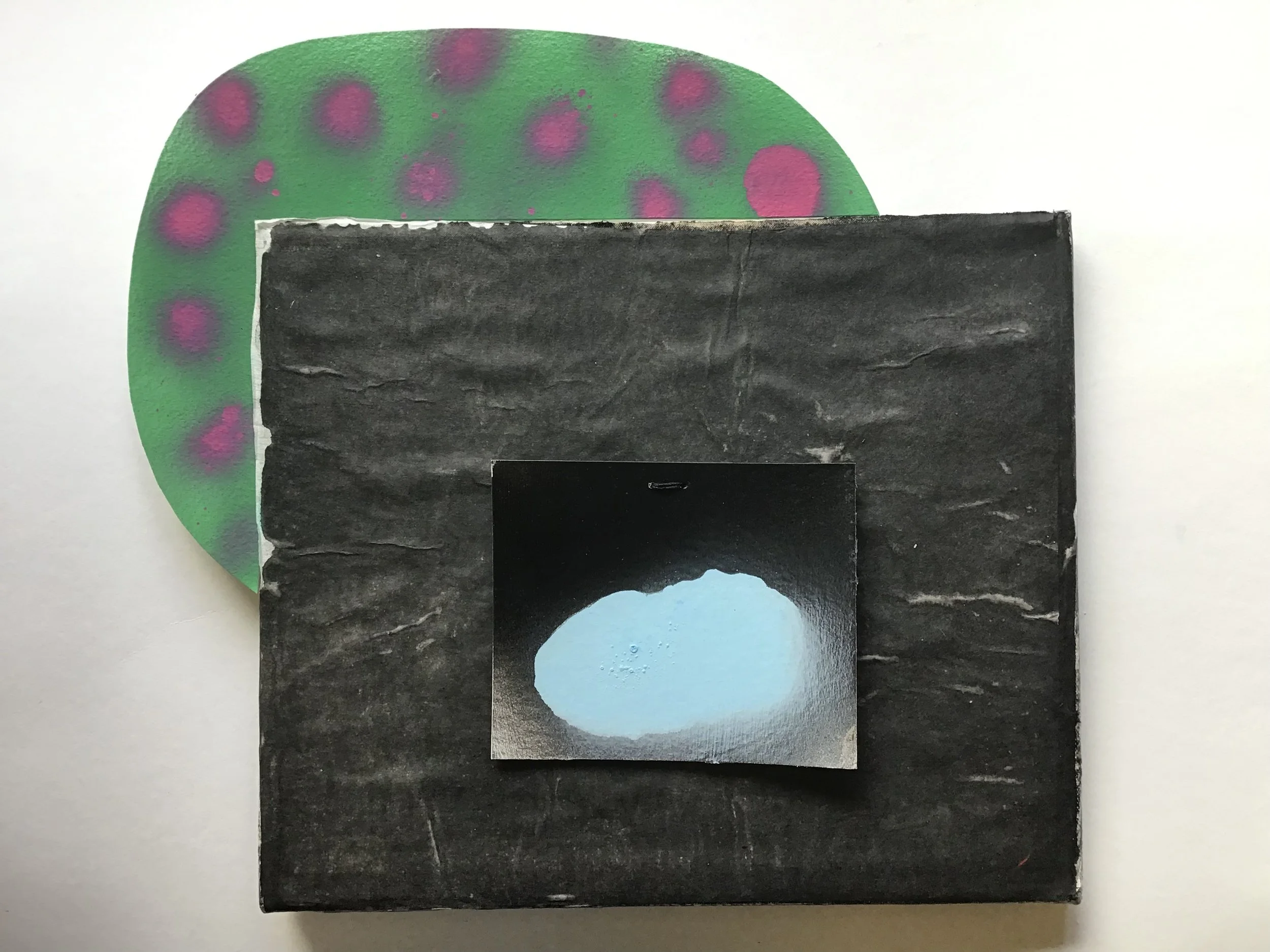 From the series 'Tem de se sonhar com os lugares, para se aprender a gostar deles'. Acrylic, rice paper, cord, paper and spray paint, 32x31cm, 2026.