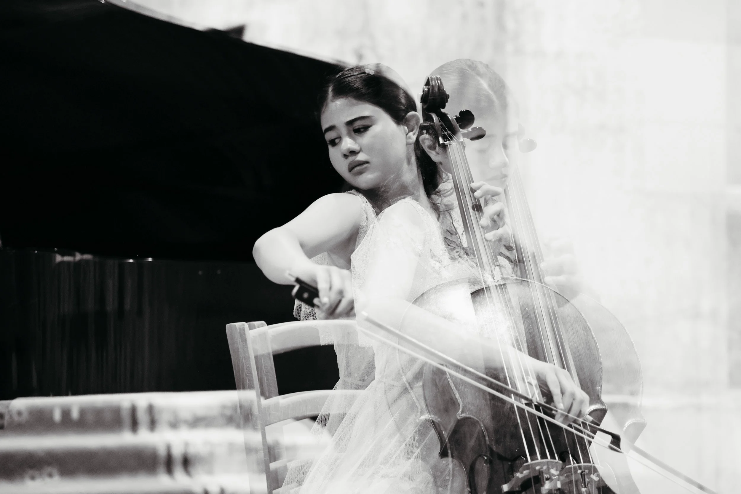 Creative Portrait of a musician in black and white - concert photography for music festivals.