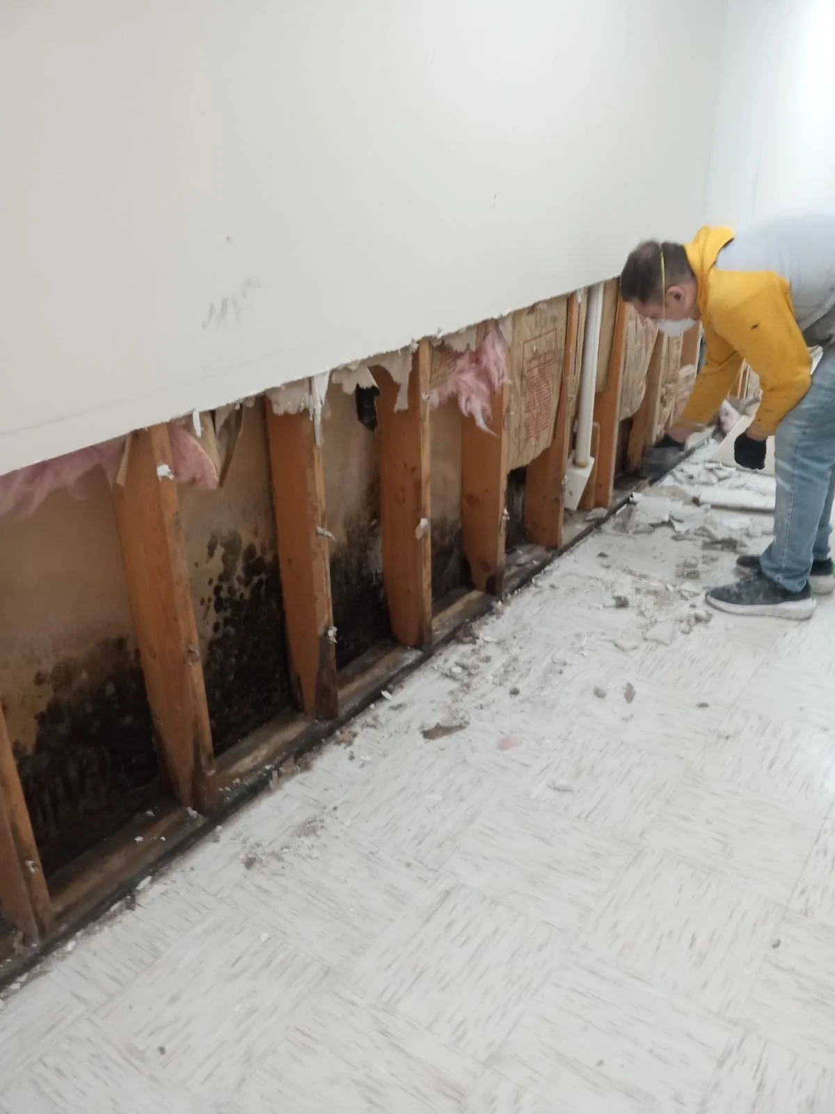 Raul Ramirez Drywall of Texarkana. Serving the ark-la-tex area. Providing painting and drywall services to residential and commercial clients.