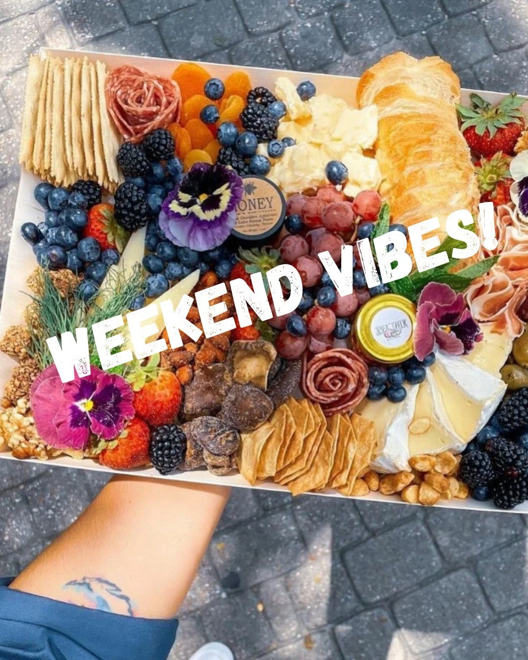 🥖🧀🍇 Charcuterie Made Easy 🍇🧀🥖

No need to overthink it &mdash; here are 3 quick tips:
1️⃣ Start with great cheese (Prairie Breeze + a flavored cheddar = instant win)
2️⃣ Mix in crunch + color (crackers, apples, grapes)
3️⃣ Add something bold (s