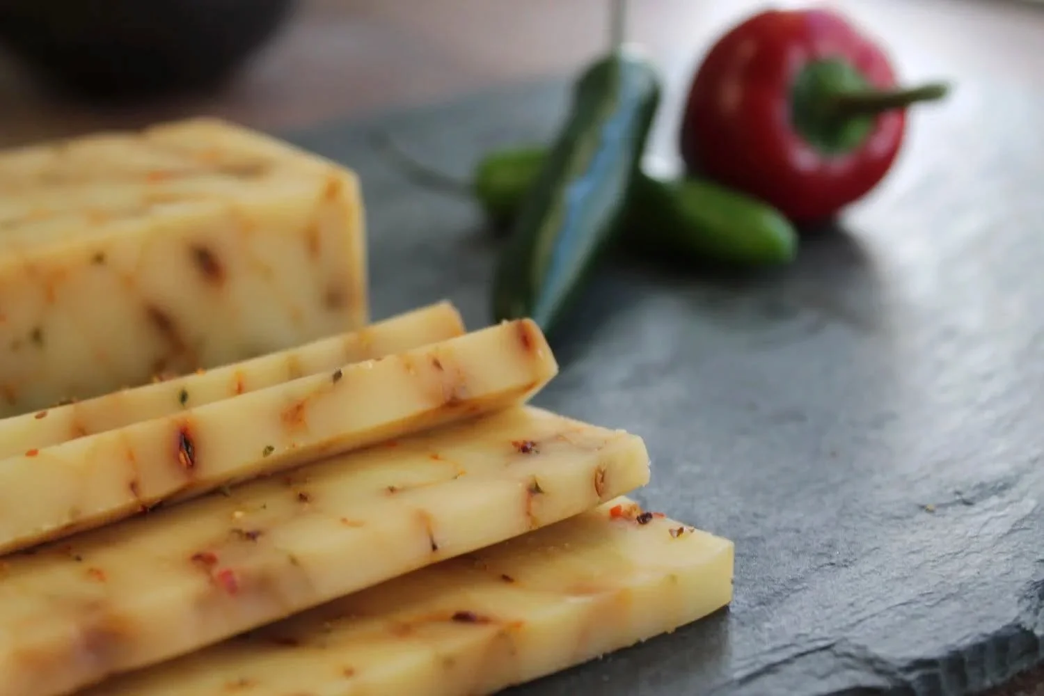 Tasty Tuesday for those that like a little spice in their life!
This classic British dish is essentially a fancy version of cheese on toast, but don't let its simplicity fool you. With a rich, savory cheese sauce made from bold, spicy 4 Alarm chedda