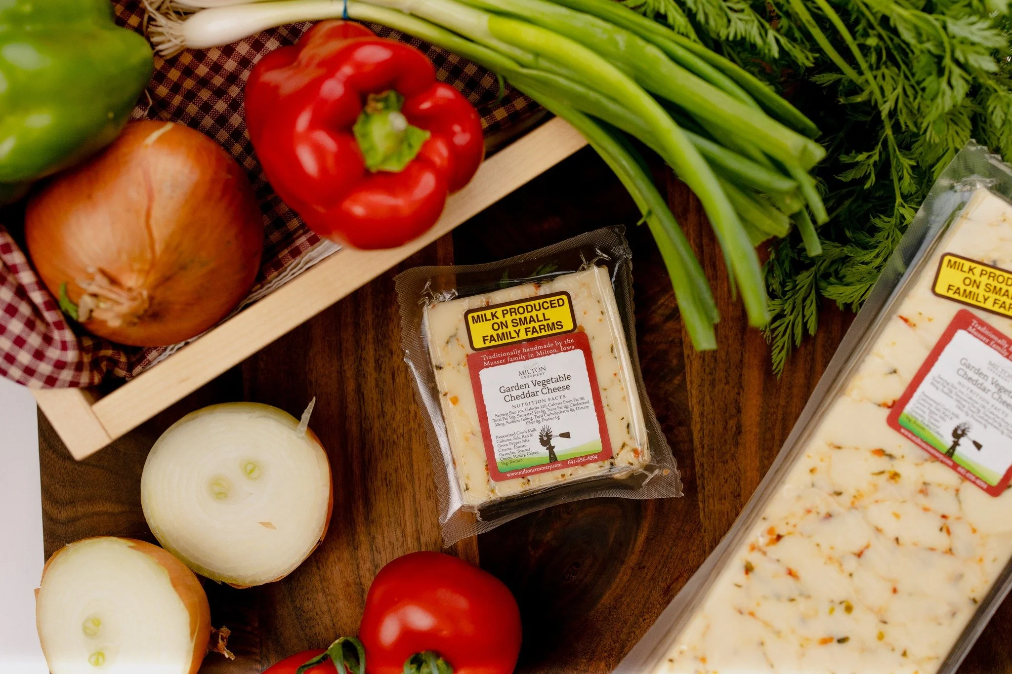 A little shout out to our Garden Vegetable Cheddar who we call the Creative Cousin of the family.  Well @chefbaldus knocked it out of the park with this Veggie Tale Cheese Spread.  Think of a pimento spread kind of snack with much more flavor.
Great 