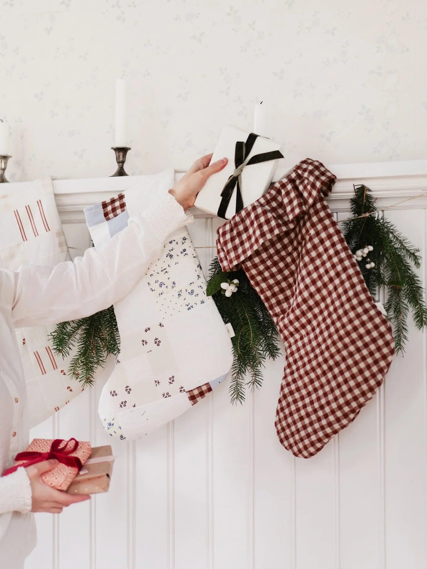 A little note for anyone planning to order for Christmas: the webshop will stay open until the end of 𝘵𝘩𝘪𝘴 𝘚𝘶𝘯𝘥𝘢𝘺, December 14. So if you&rsquo;ve been thinking about getting something handmade, there&rsquo;s still time! All orders will shi