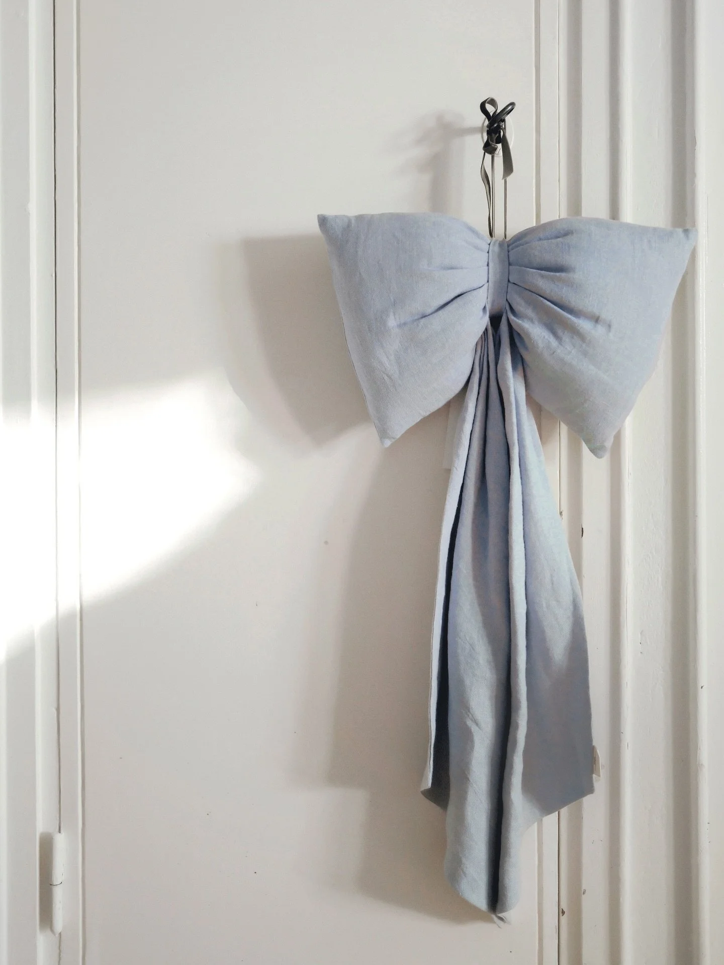 Sunny days at home are my favorite 🤍

__
#thingsdelighted #bow