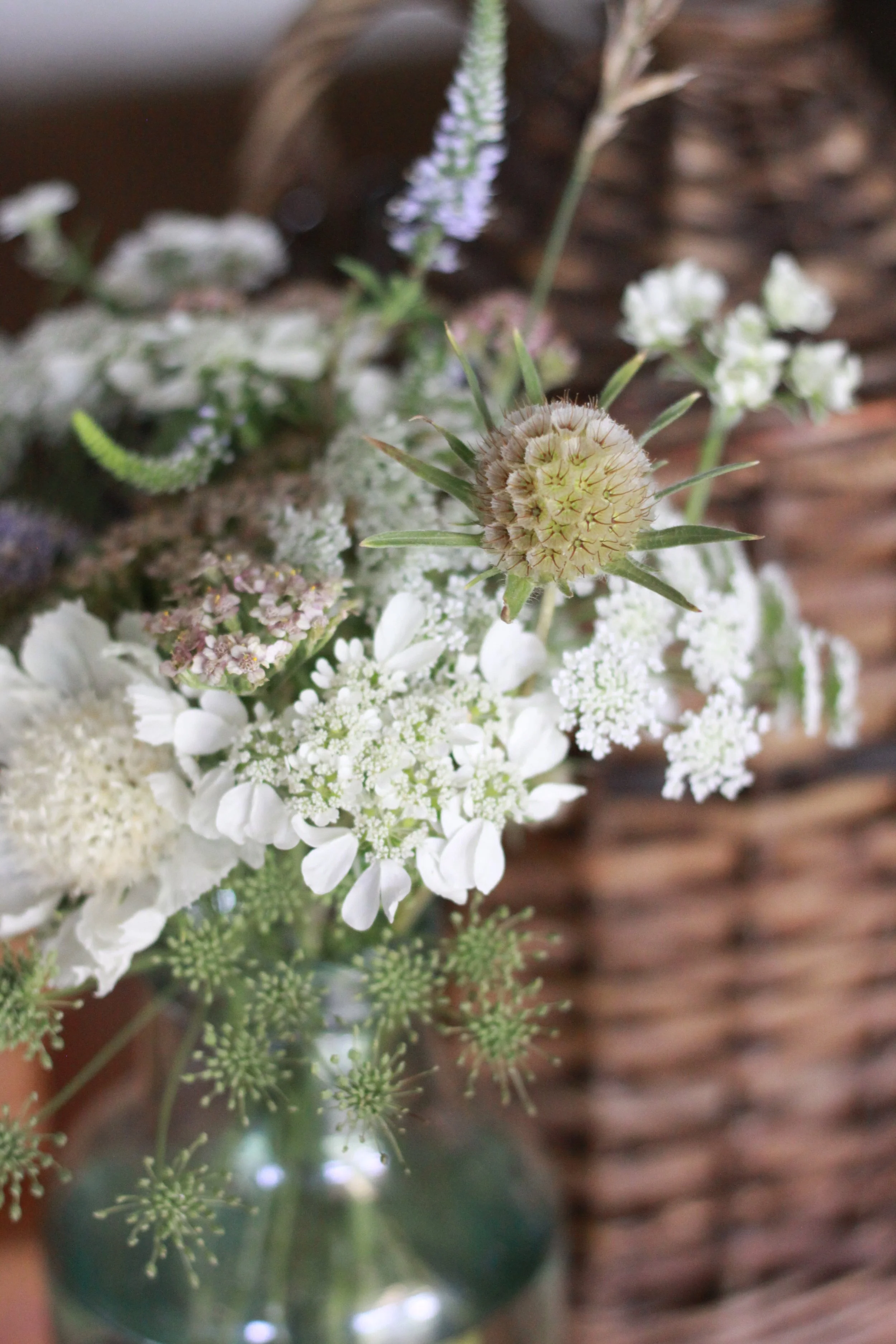 Seasonal bouquets created with flowers from Ruby June Flowers, bringing softness, texture, and a sense of place to the gathering. The blooms became part of the evening’s story, adding beauty while reflecting the care behind locally grown flowers.