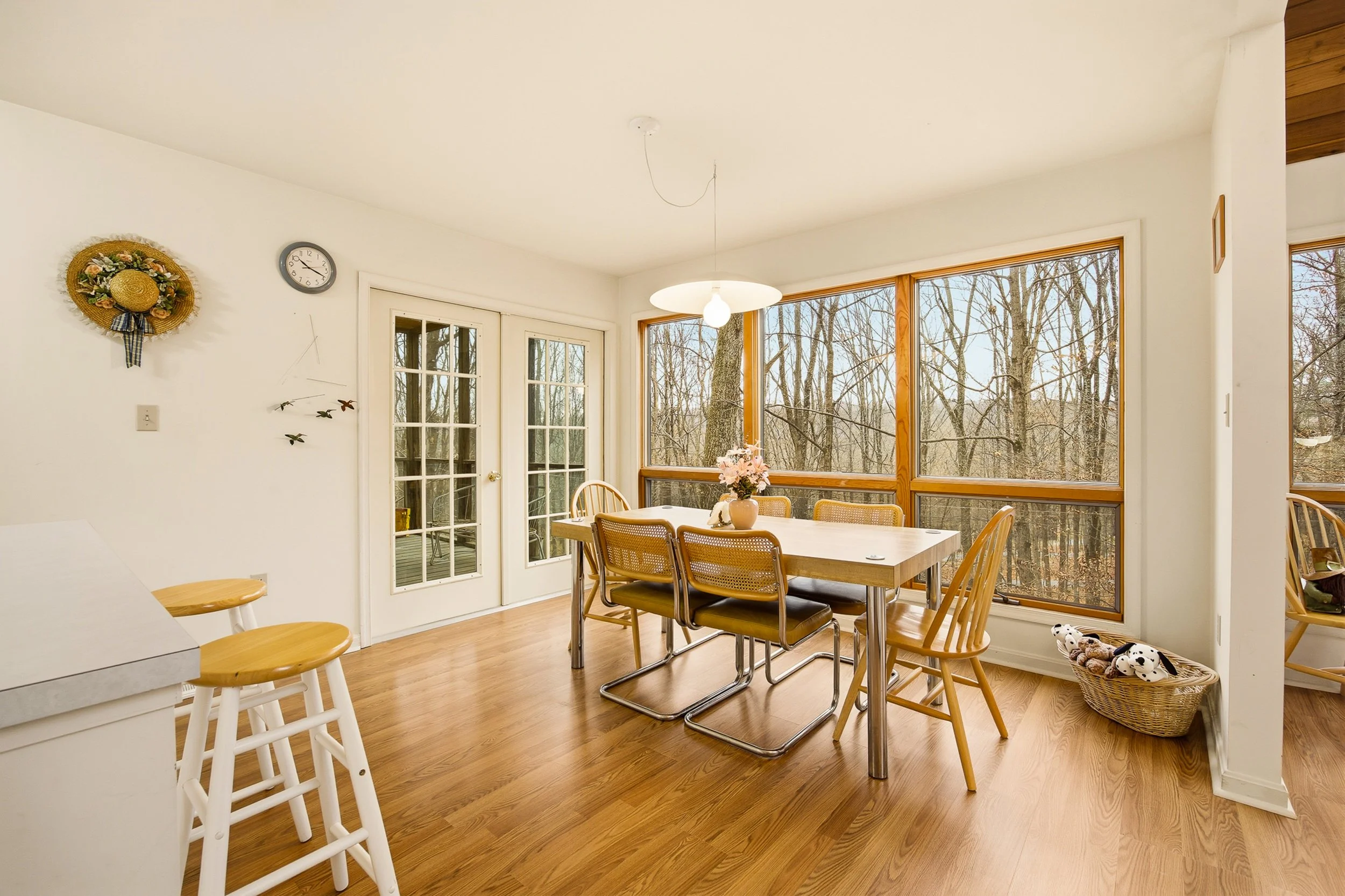 Bright living room photographed by a Martinsburg West Virginia  real estate photographer