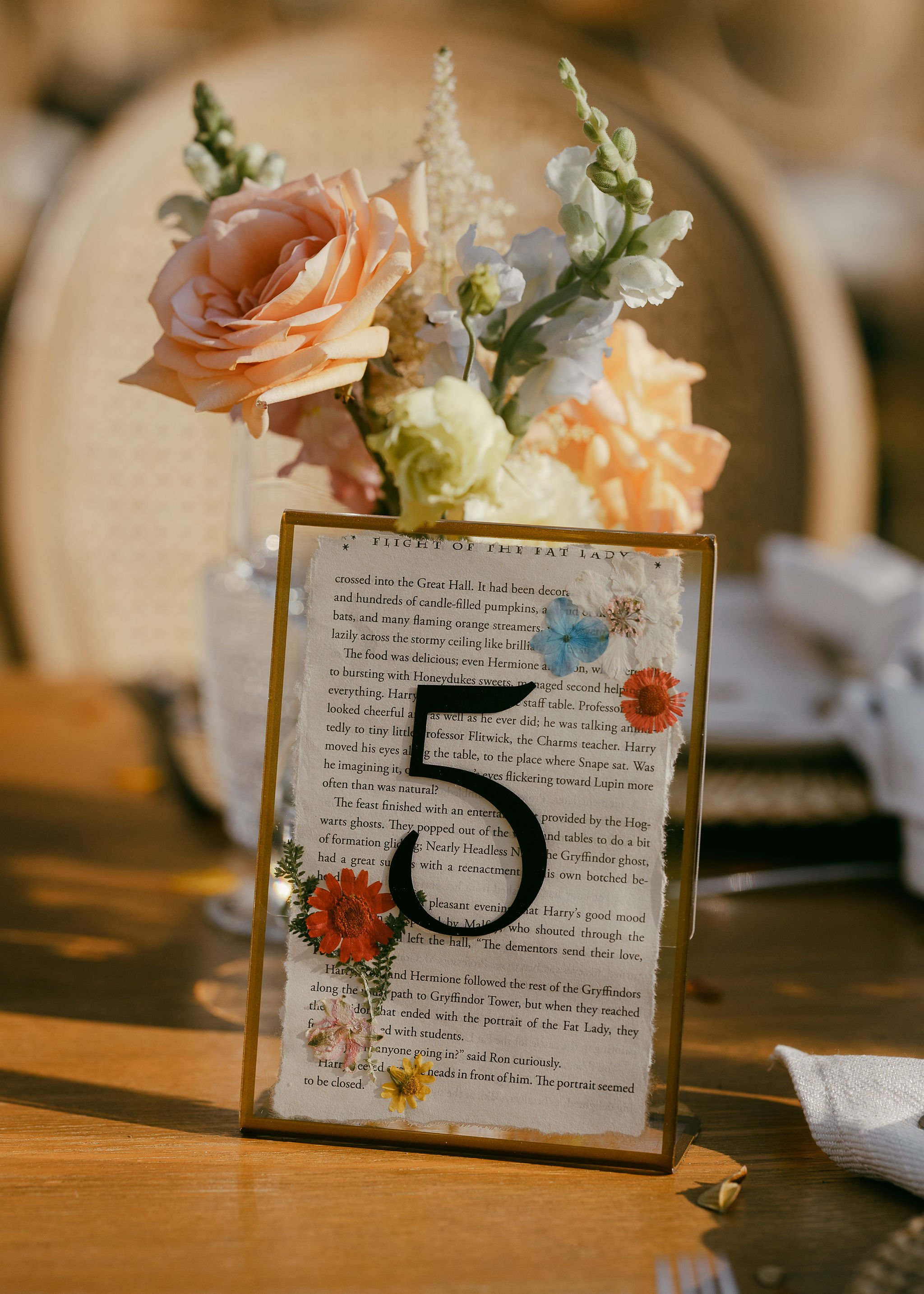 What is the average cost of a luxury destination wedding in Costa Rica?