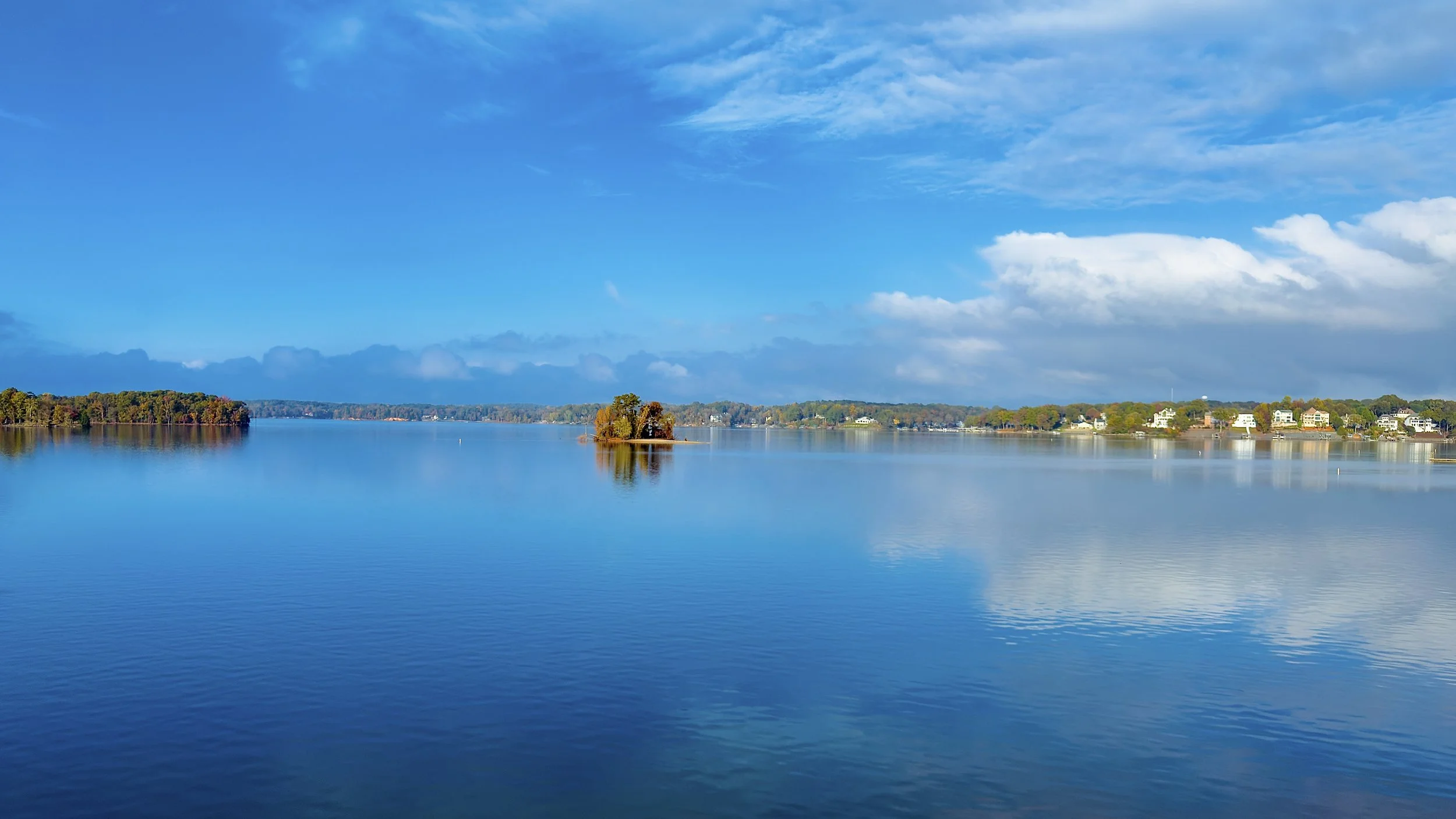 Waterfront Homes near Charlotte NC